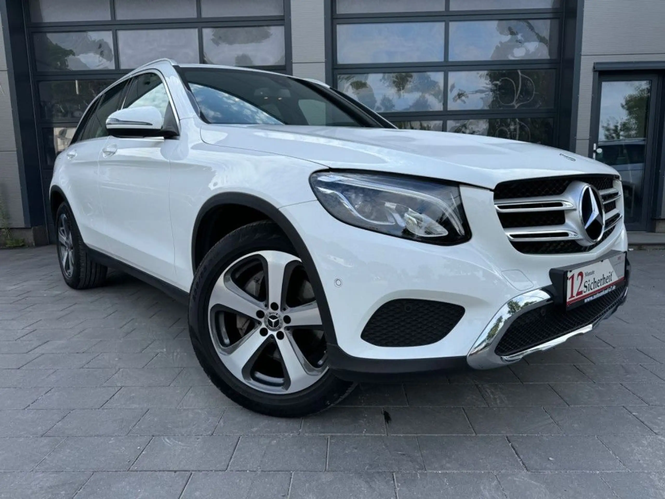 Mercedes-Benz - GLC 250