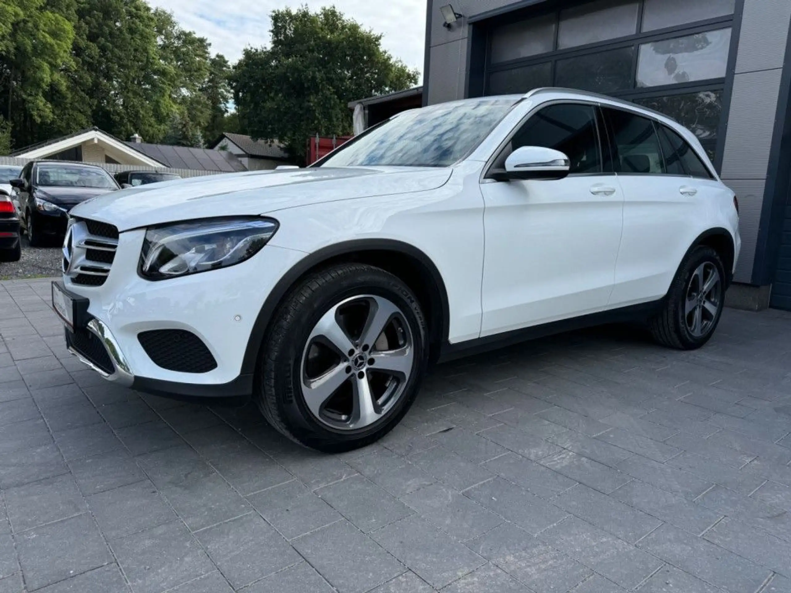 Mercedes-Benz - GLC 250