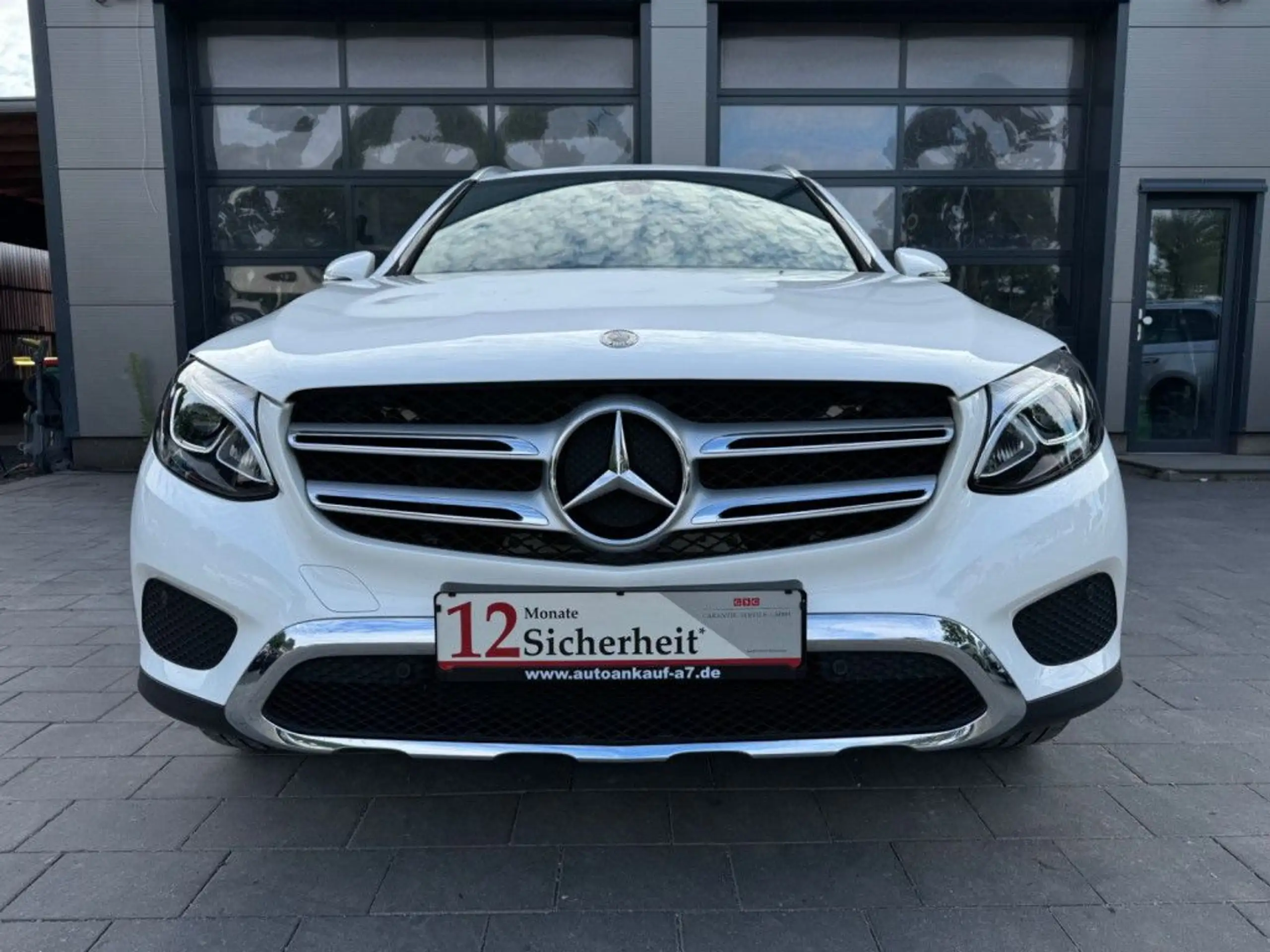 Mercedes-Benz - GLC 250