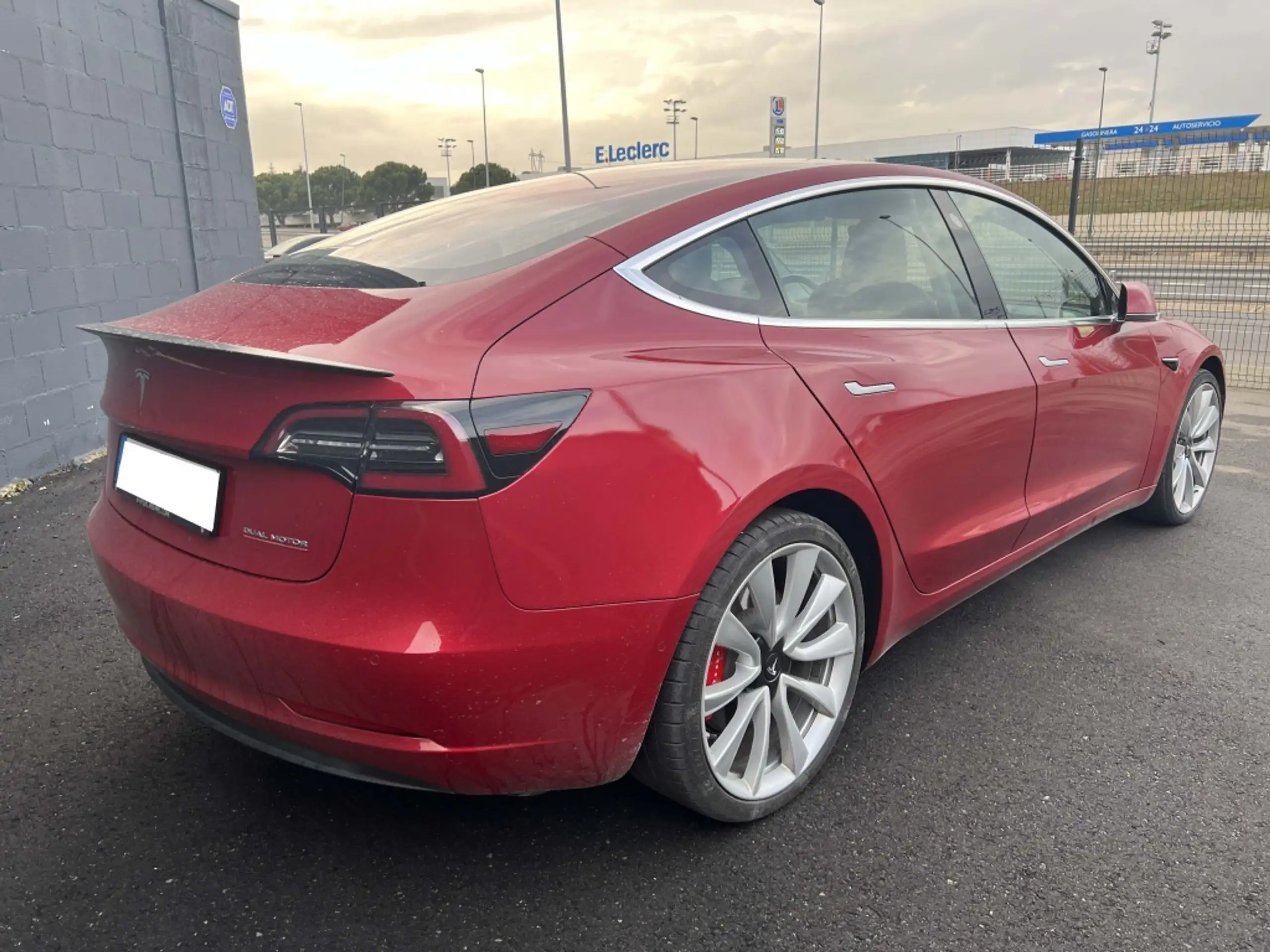 Tesla - Model 3