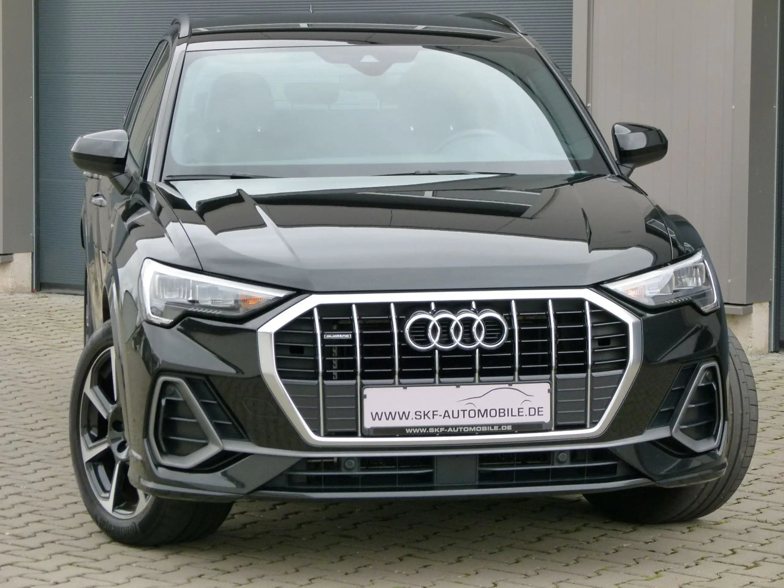 Audi - Q3