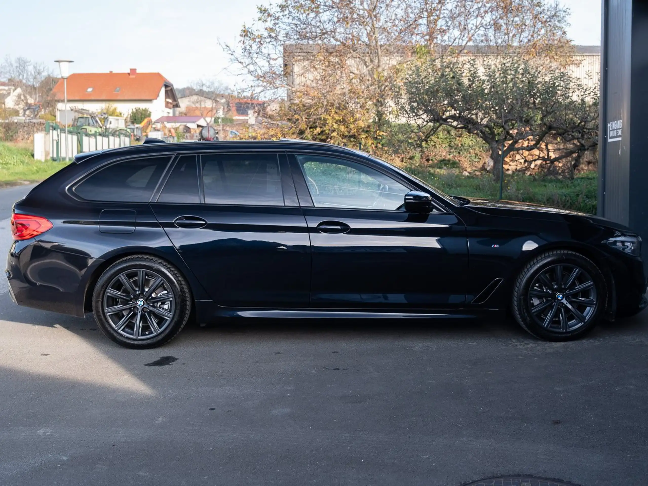 BMW - 520