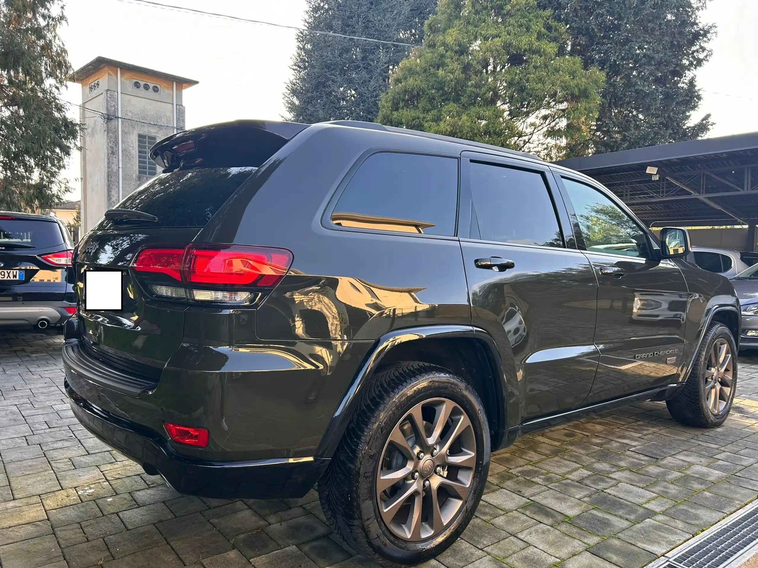 Jeep - Grand Cherokee