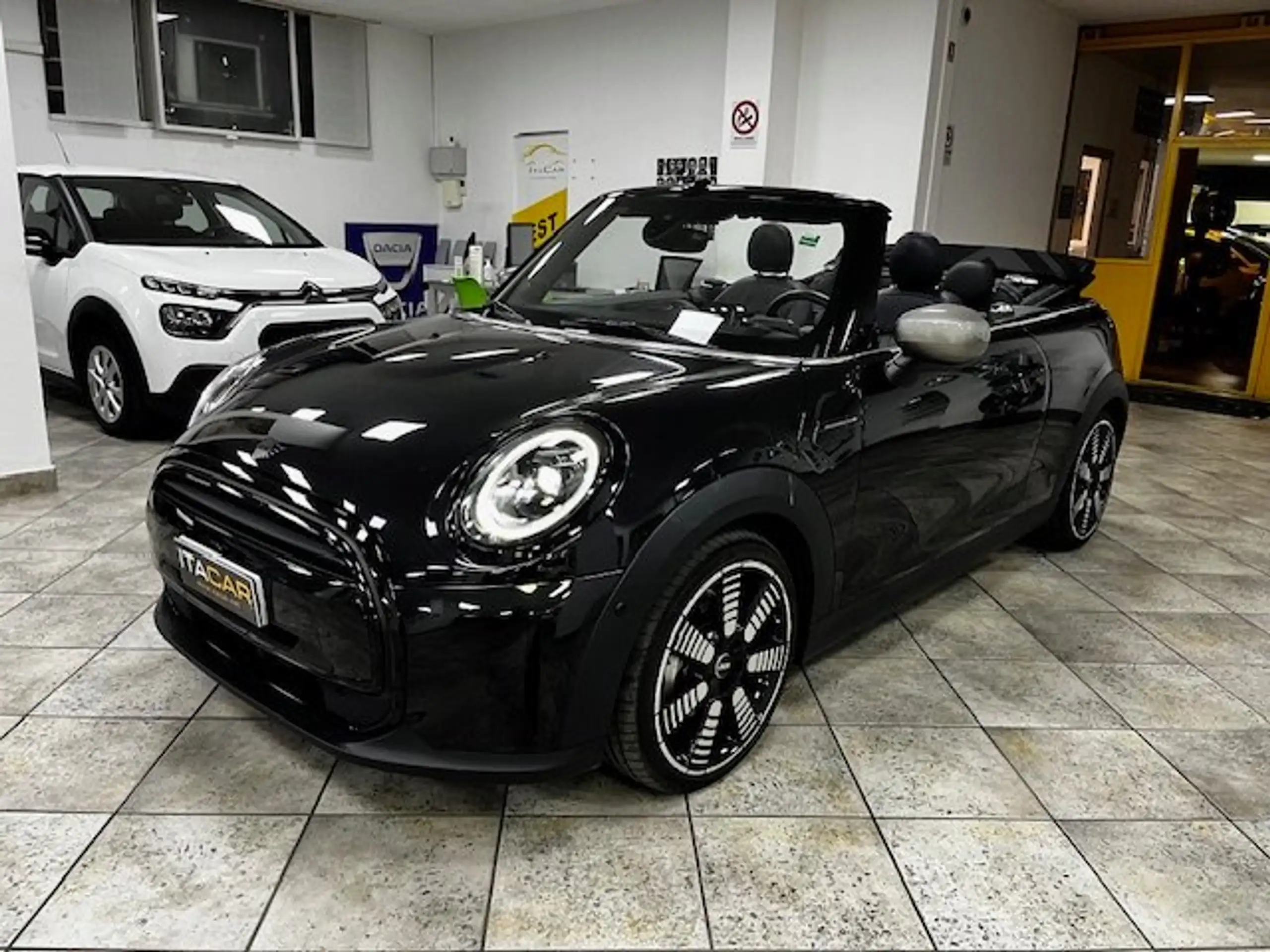 MINI - Cooper Cabrio