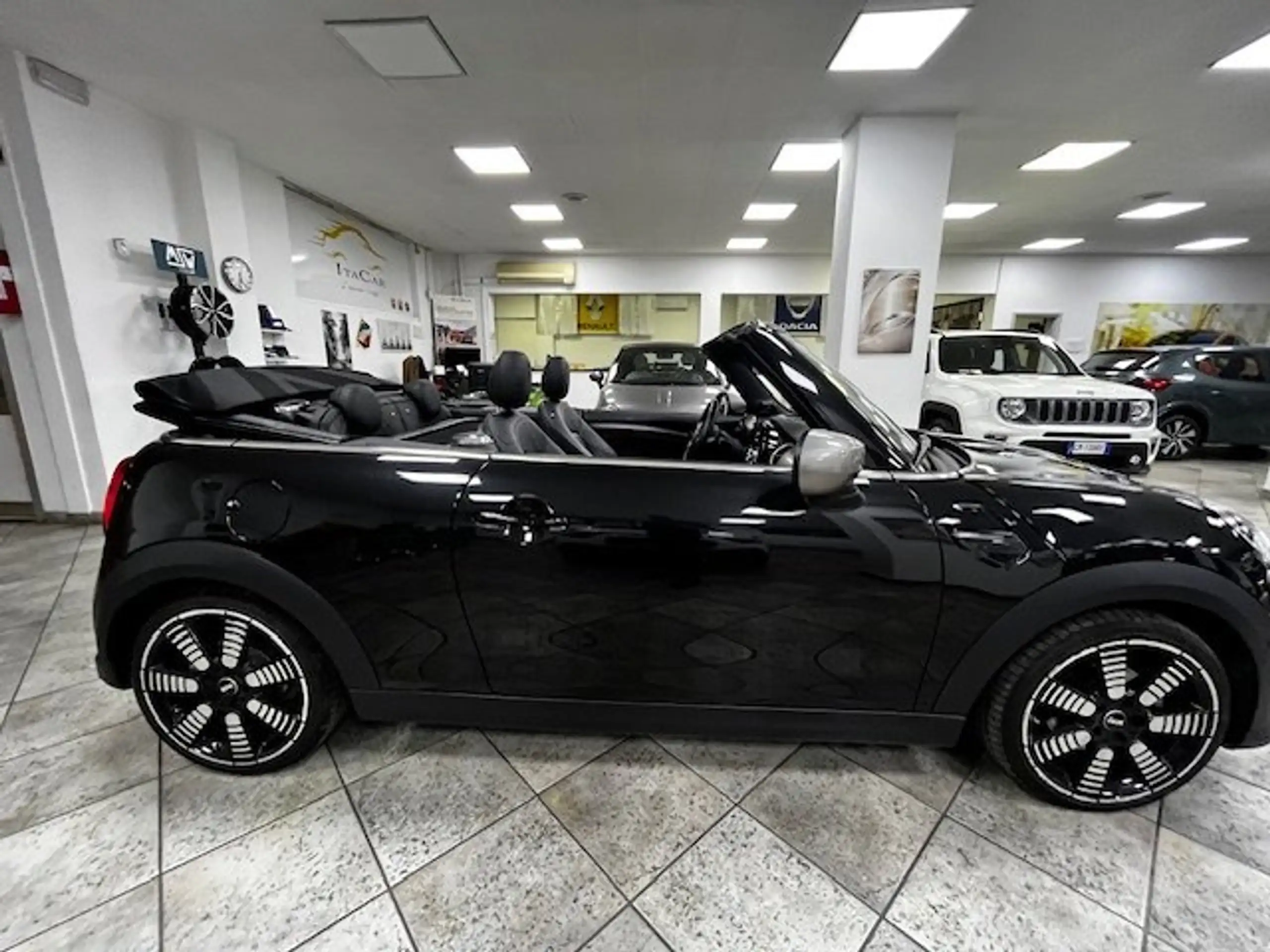 MINI - Cooper Cabrio