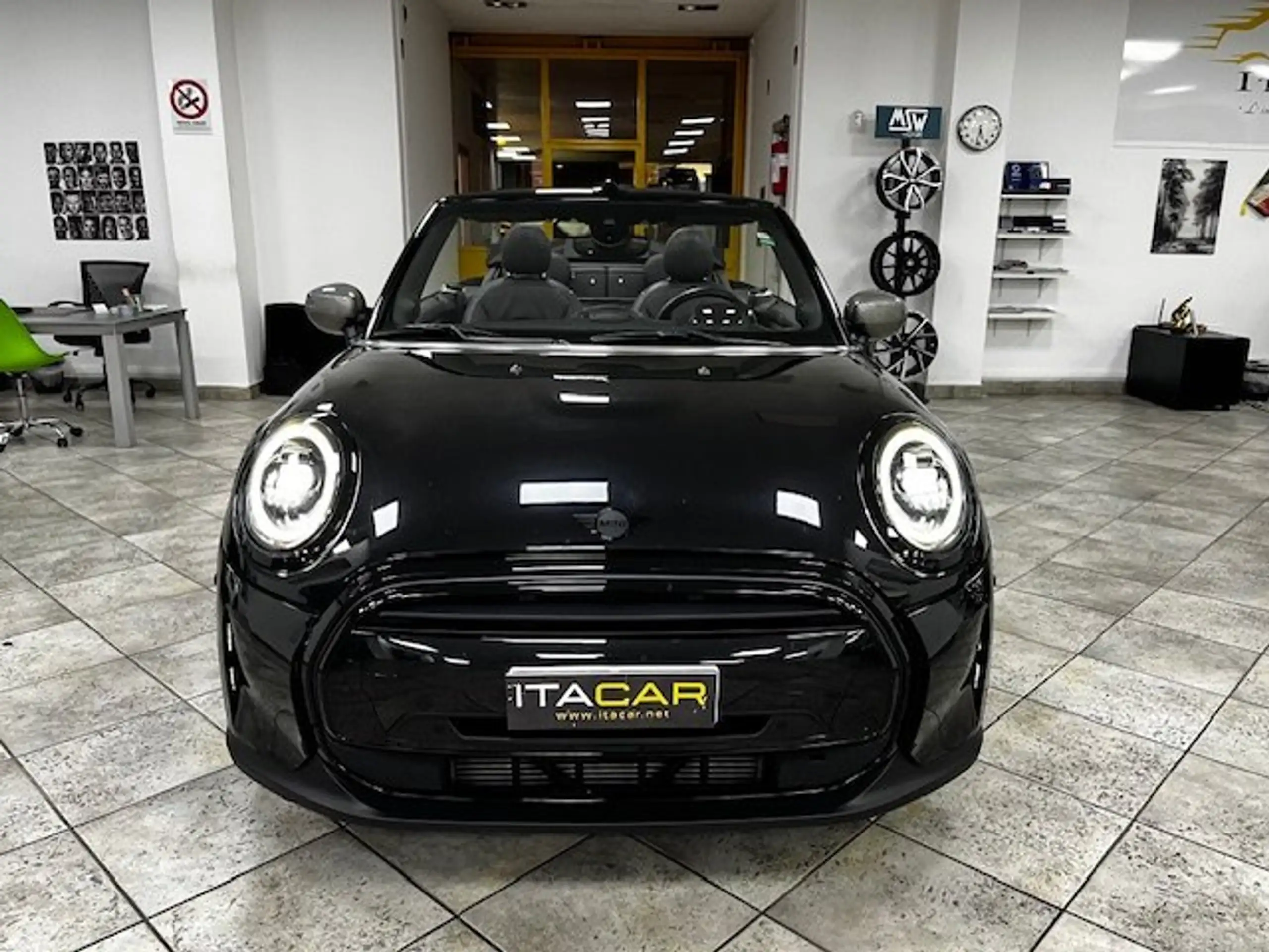 MINI - Cooper Cabrio