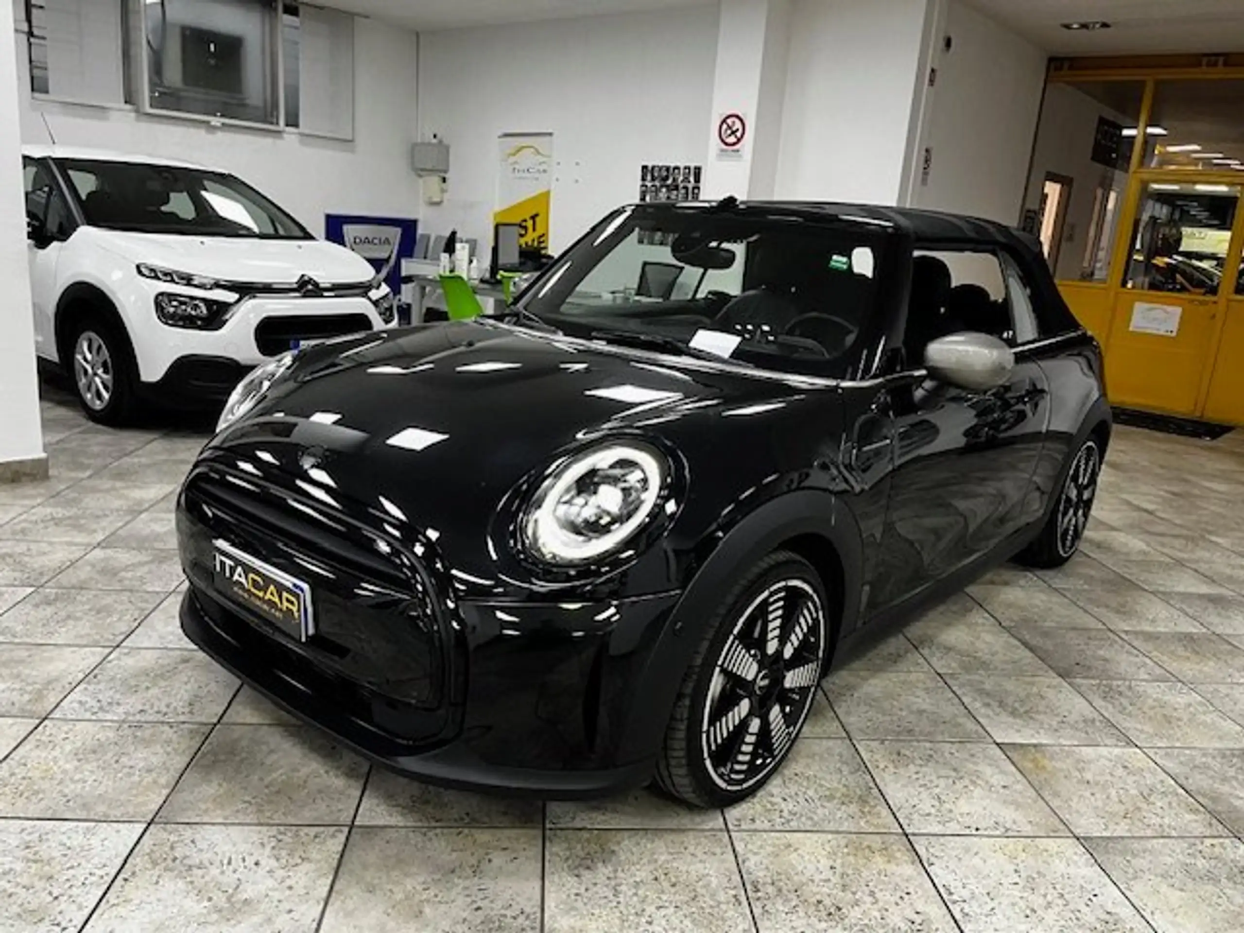 MINI - Cooper Cabrio