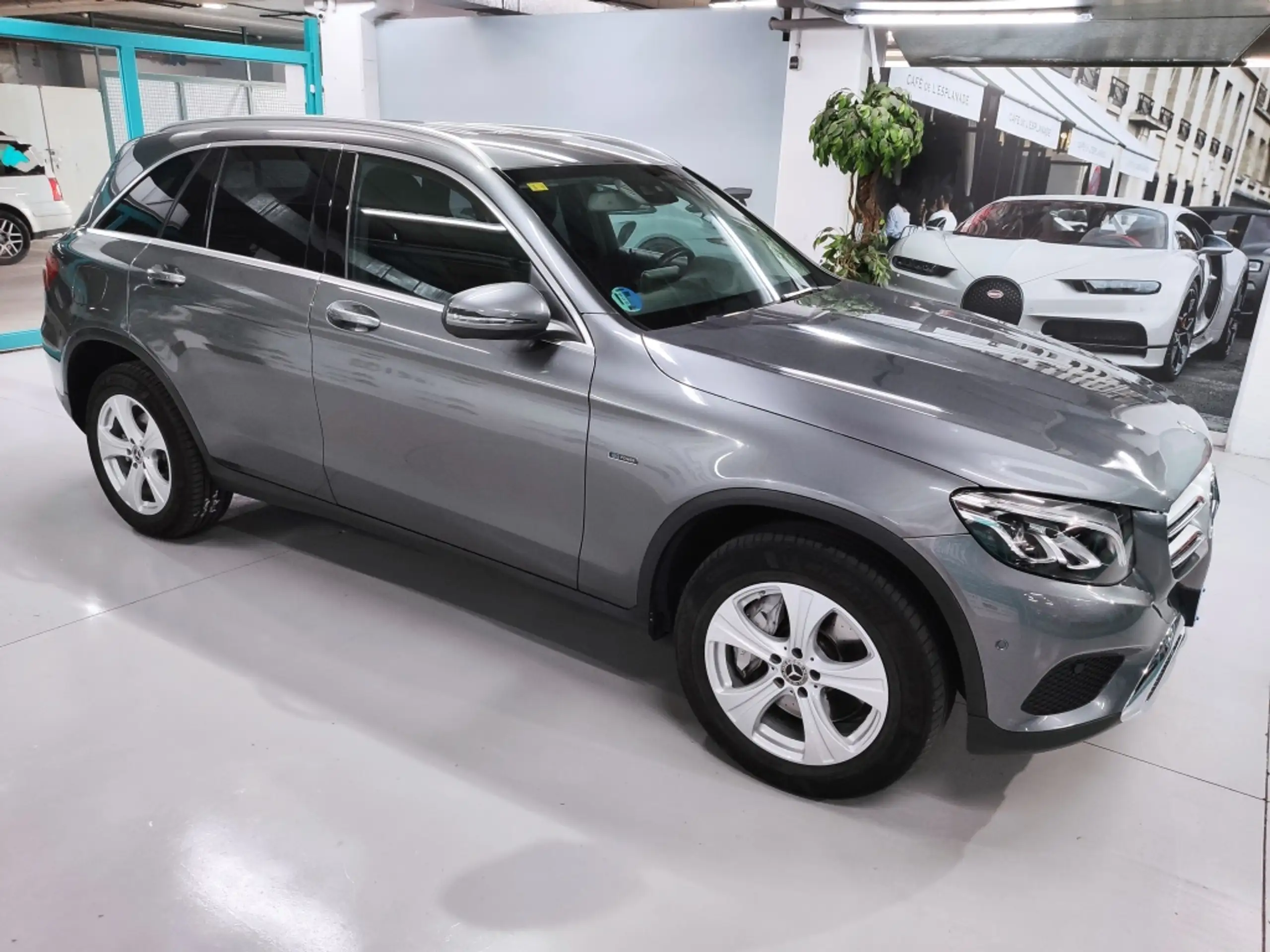 Mercedes-Benz - GLC 350