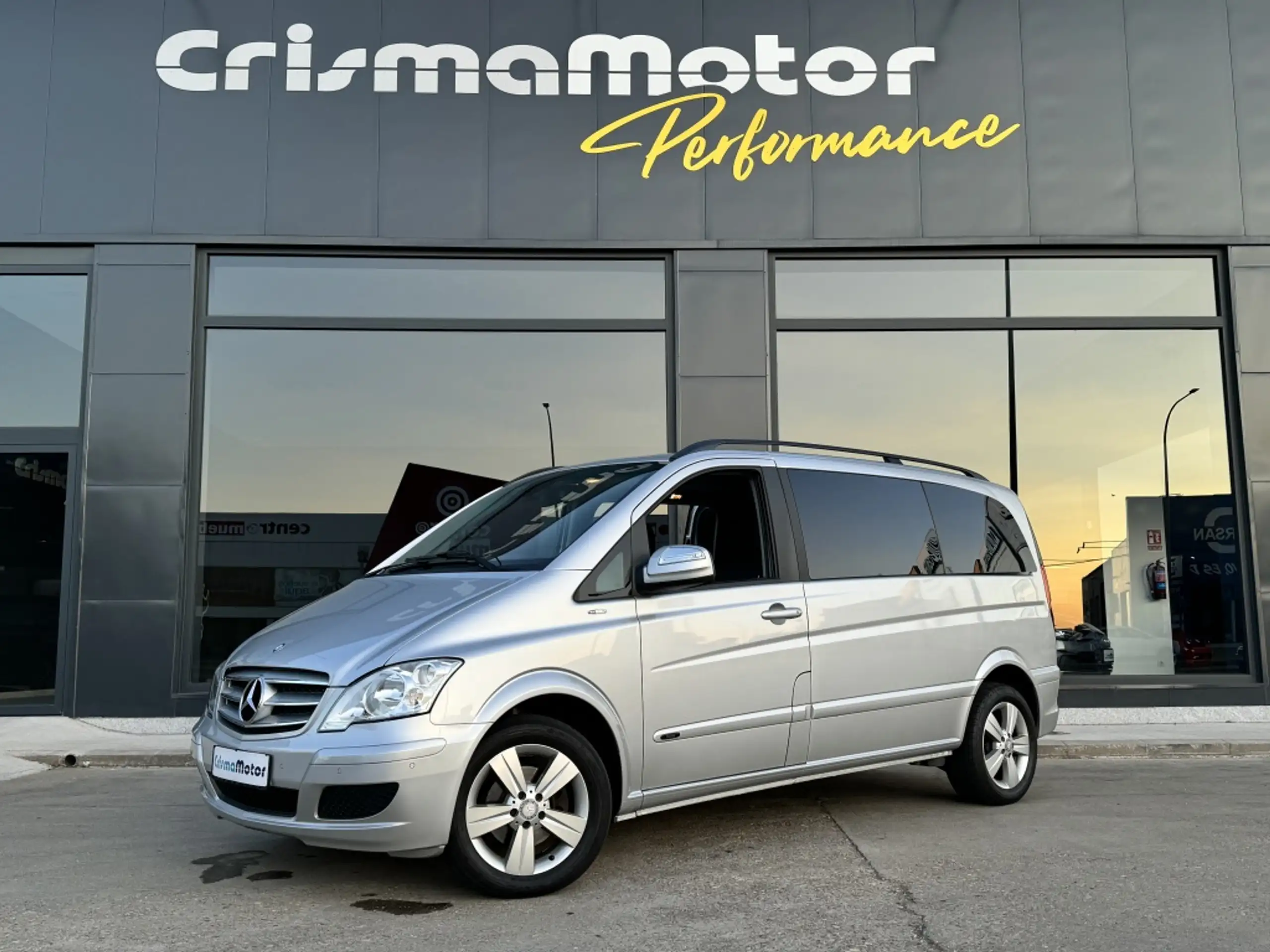 Mercedes-Benz - Viano