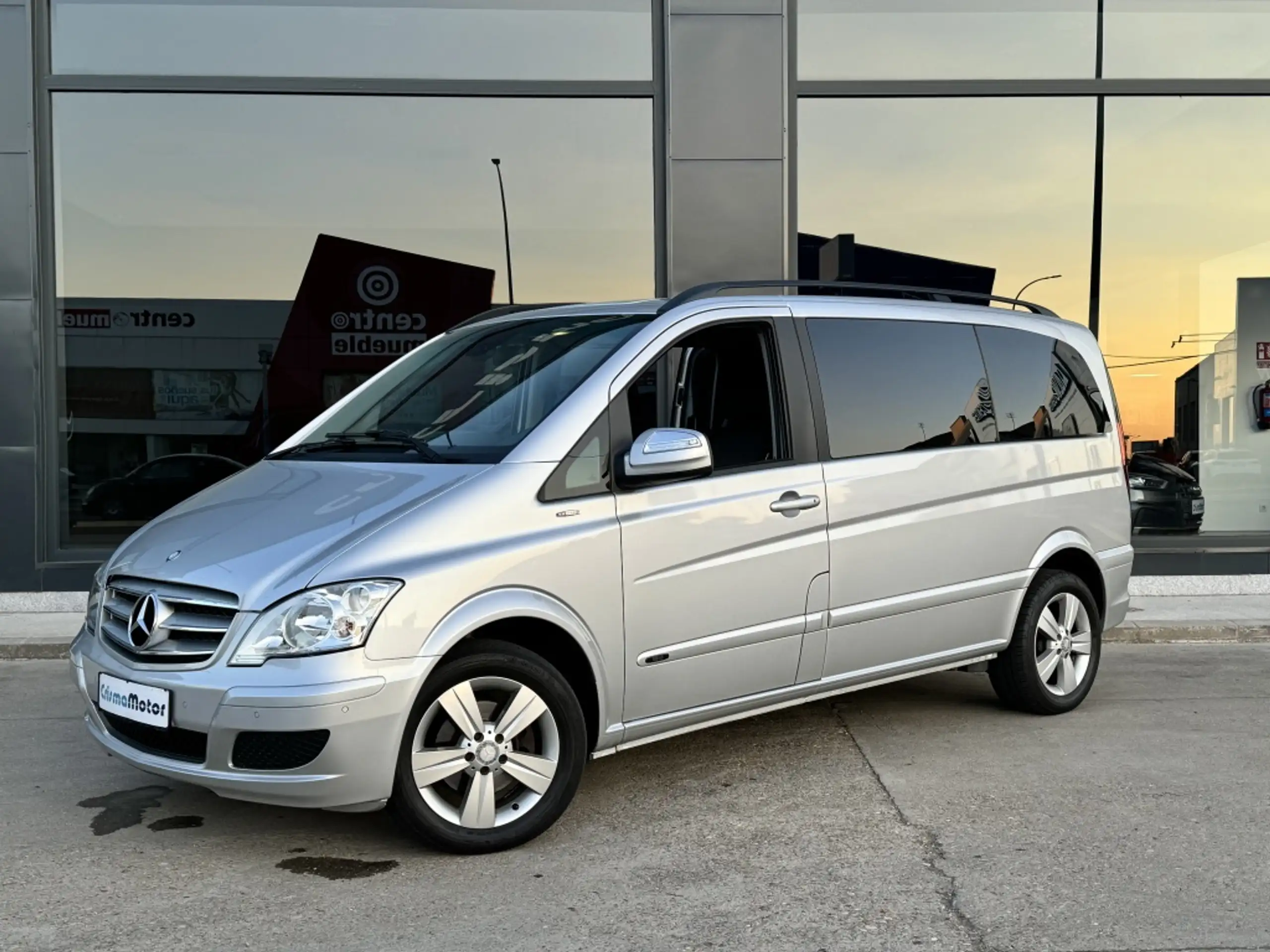 Mercedes-Benz - Viano