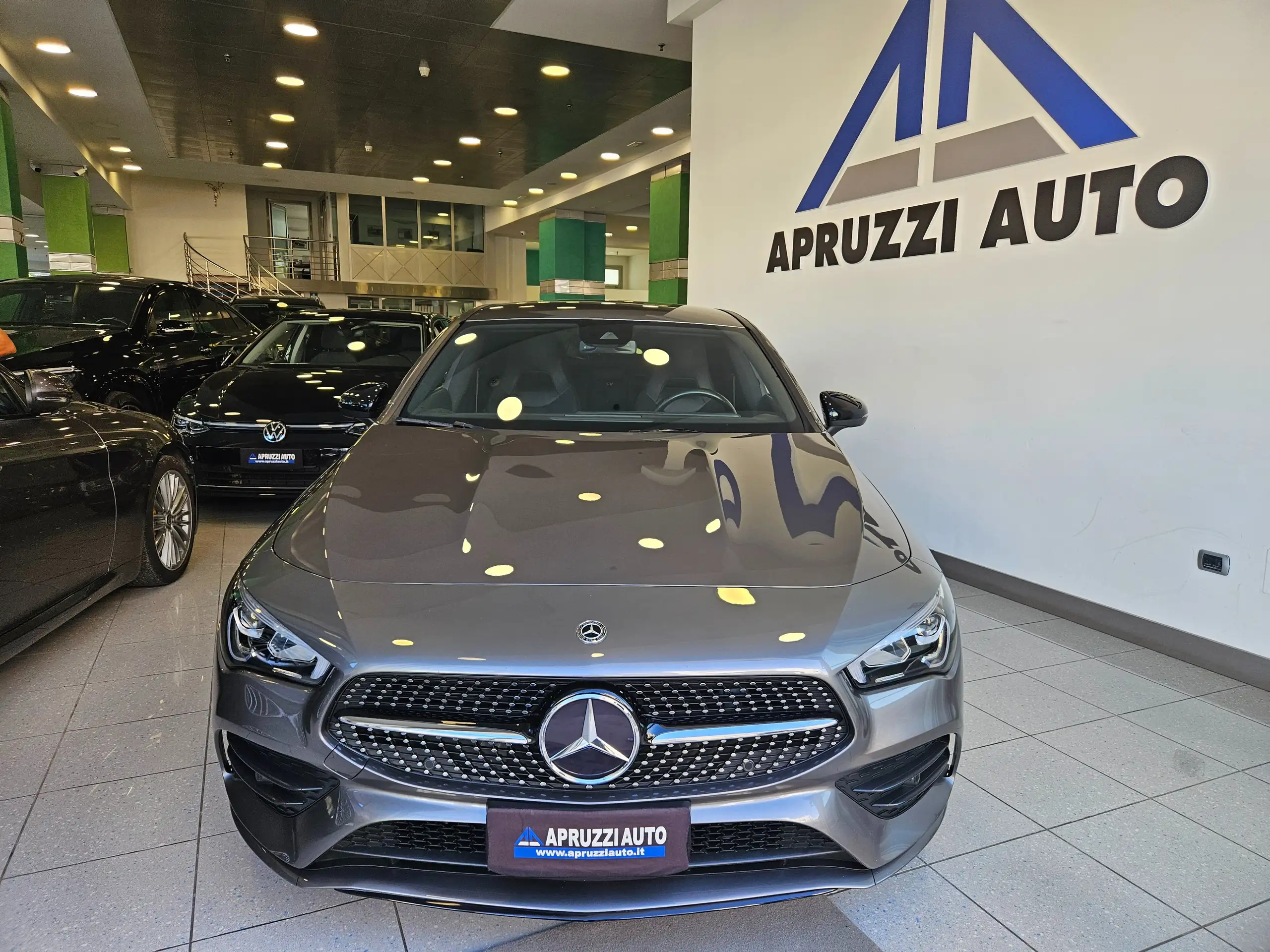 Mercedes-Benz - CLA 200