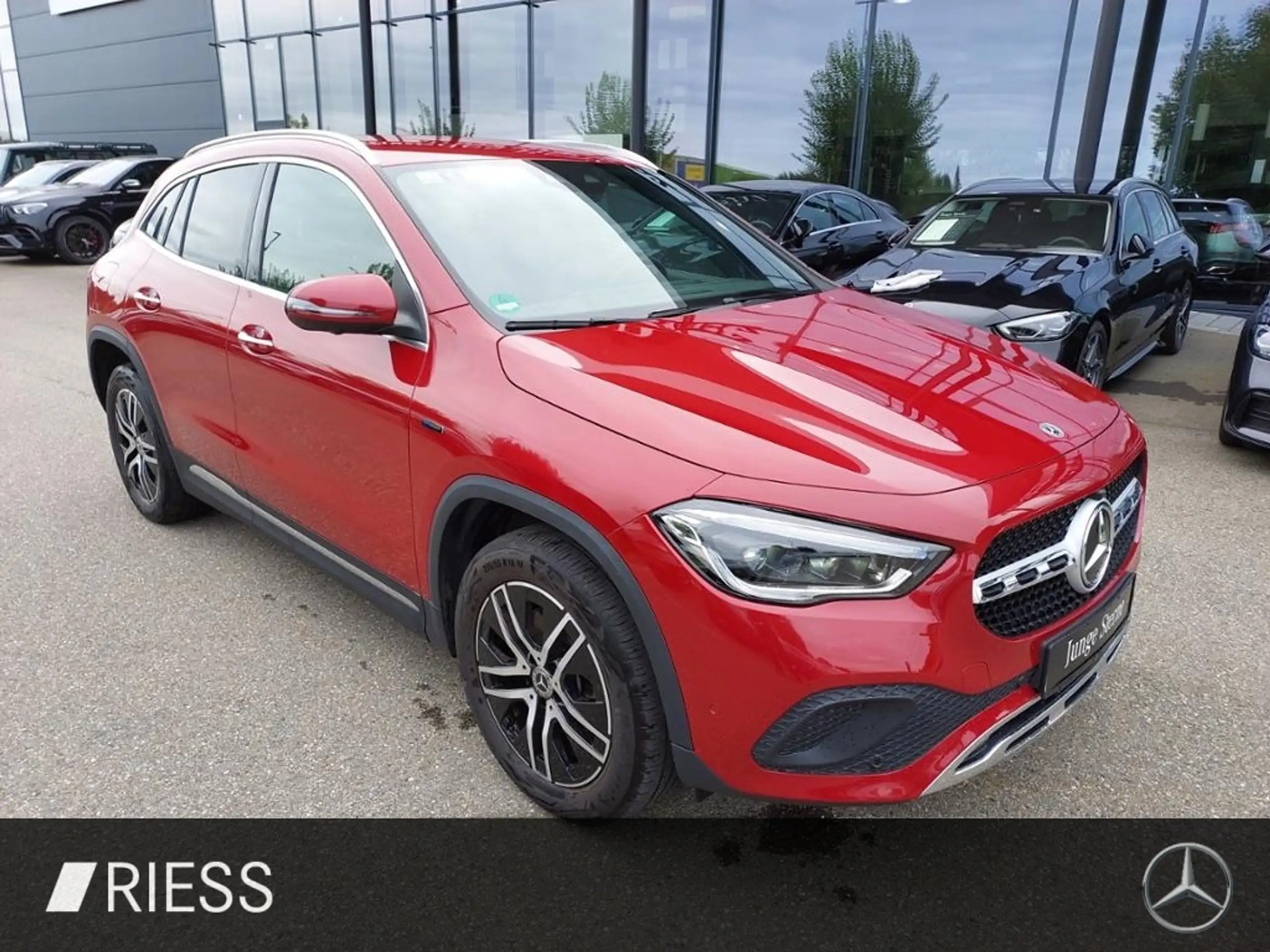 Mercedes-Benz - GLA 250