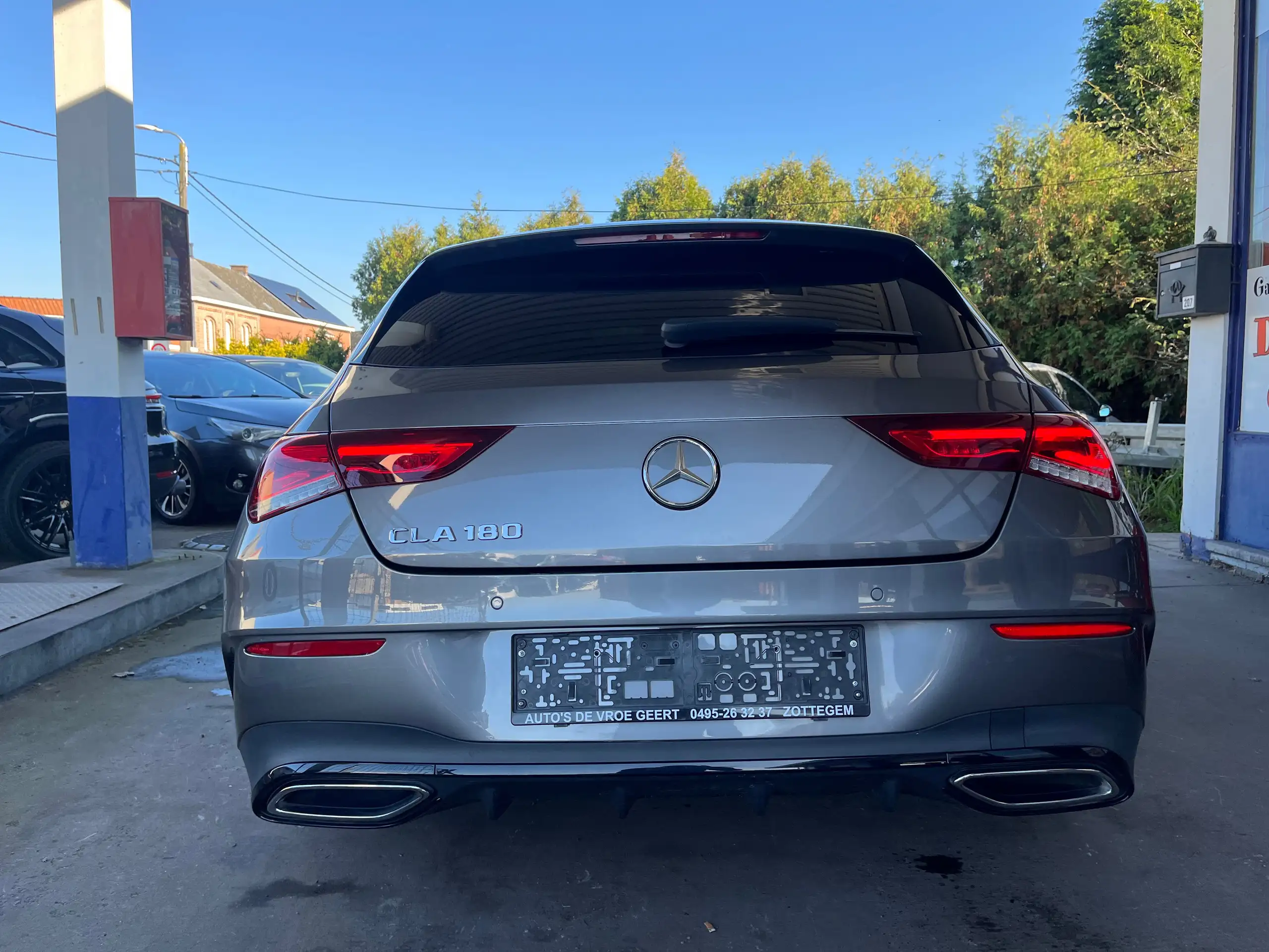 Mercedes-Benz - CLA 180