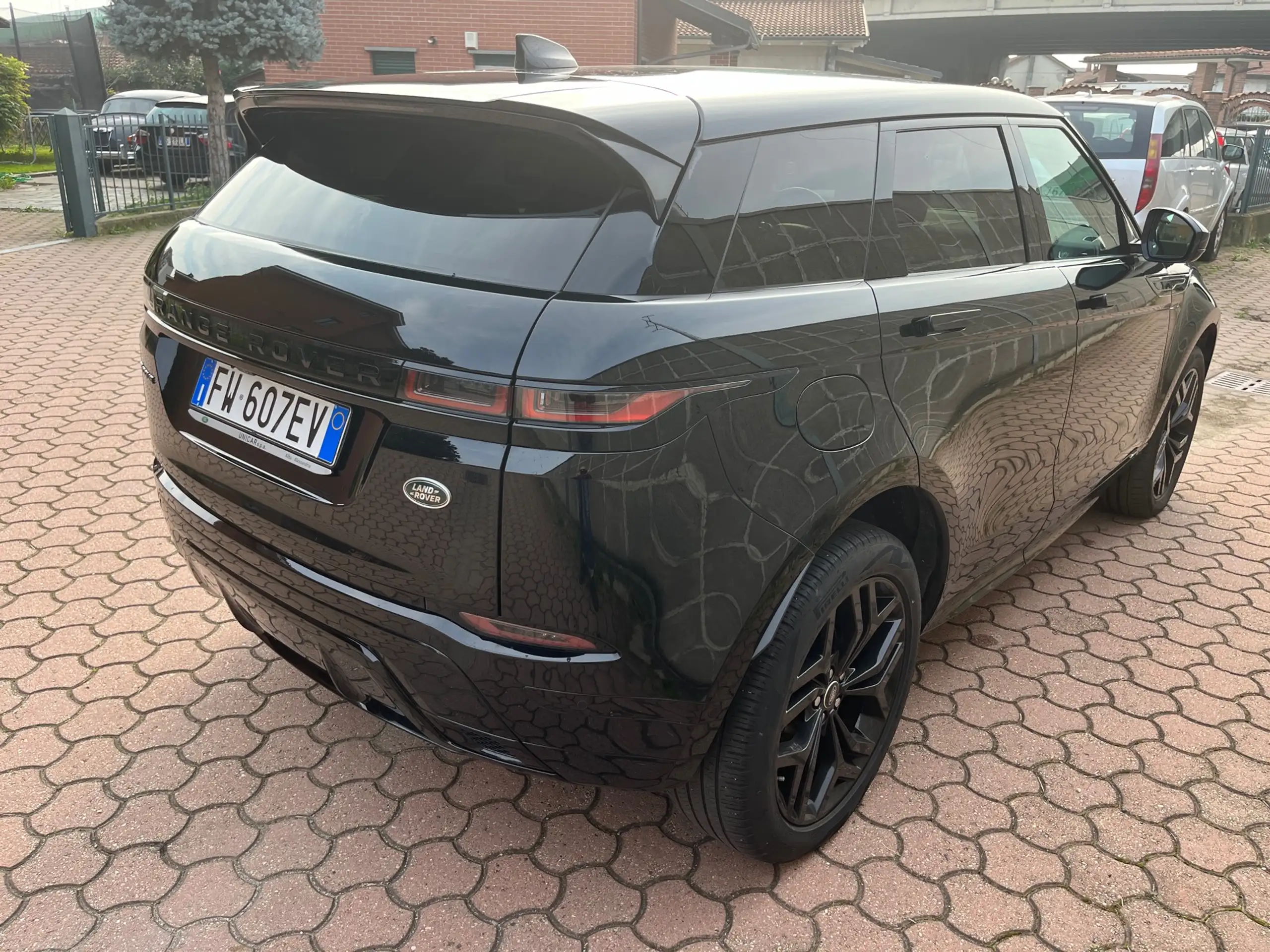 Land Rover - Range Rover Evoque