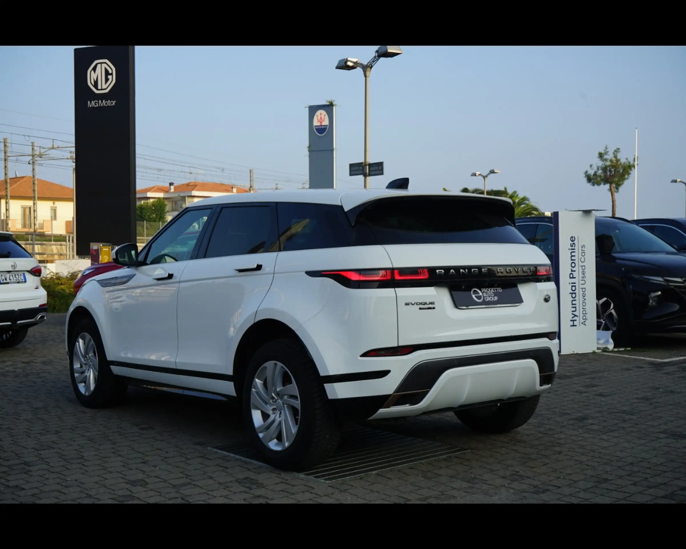 Land Rover - Range Rover Evoque