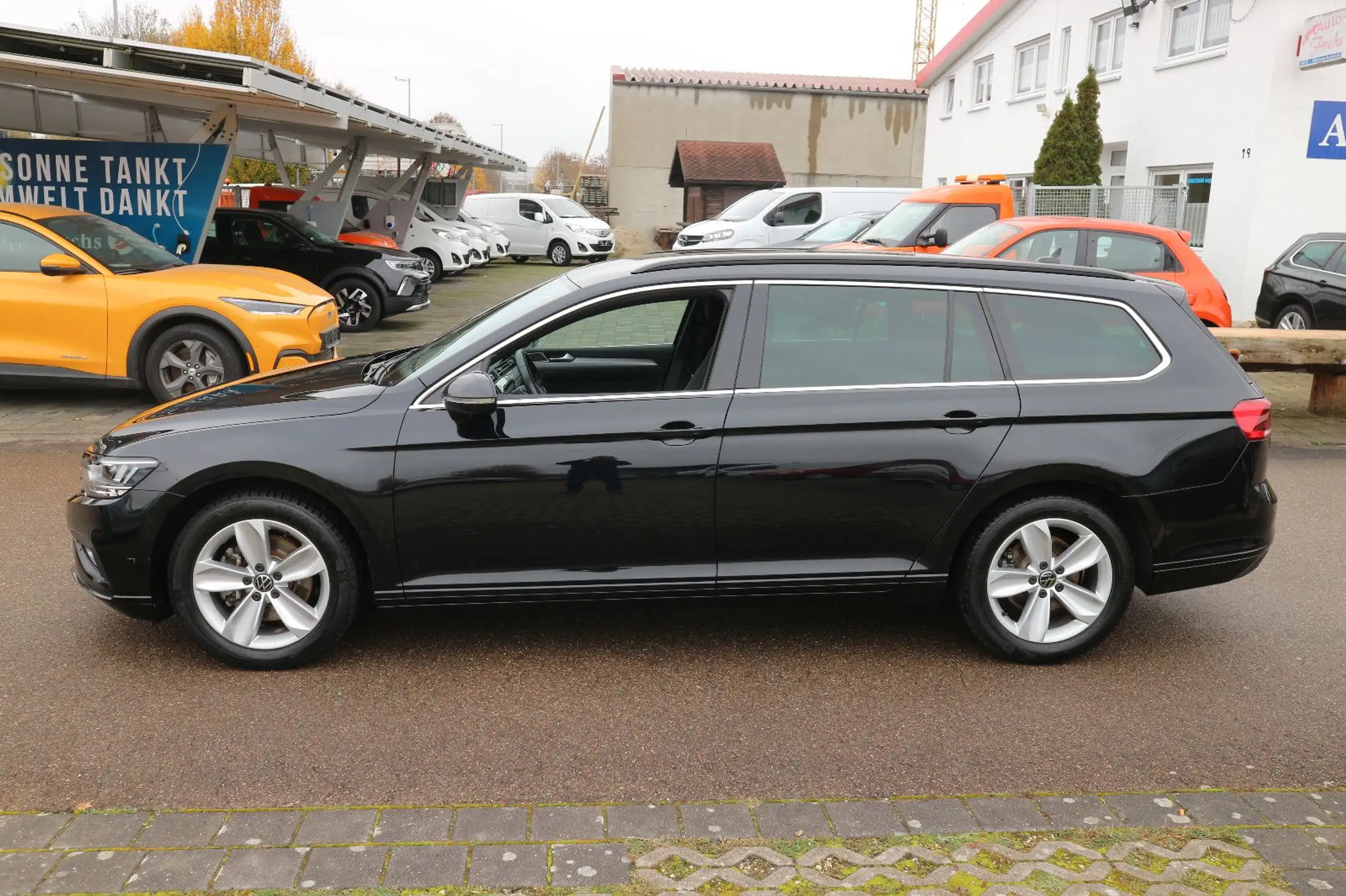 Volkswagen - Passat