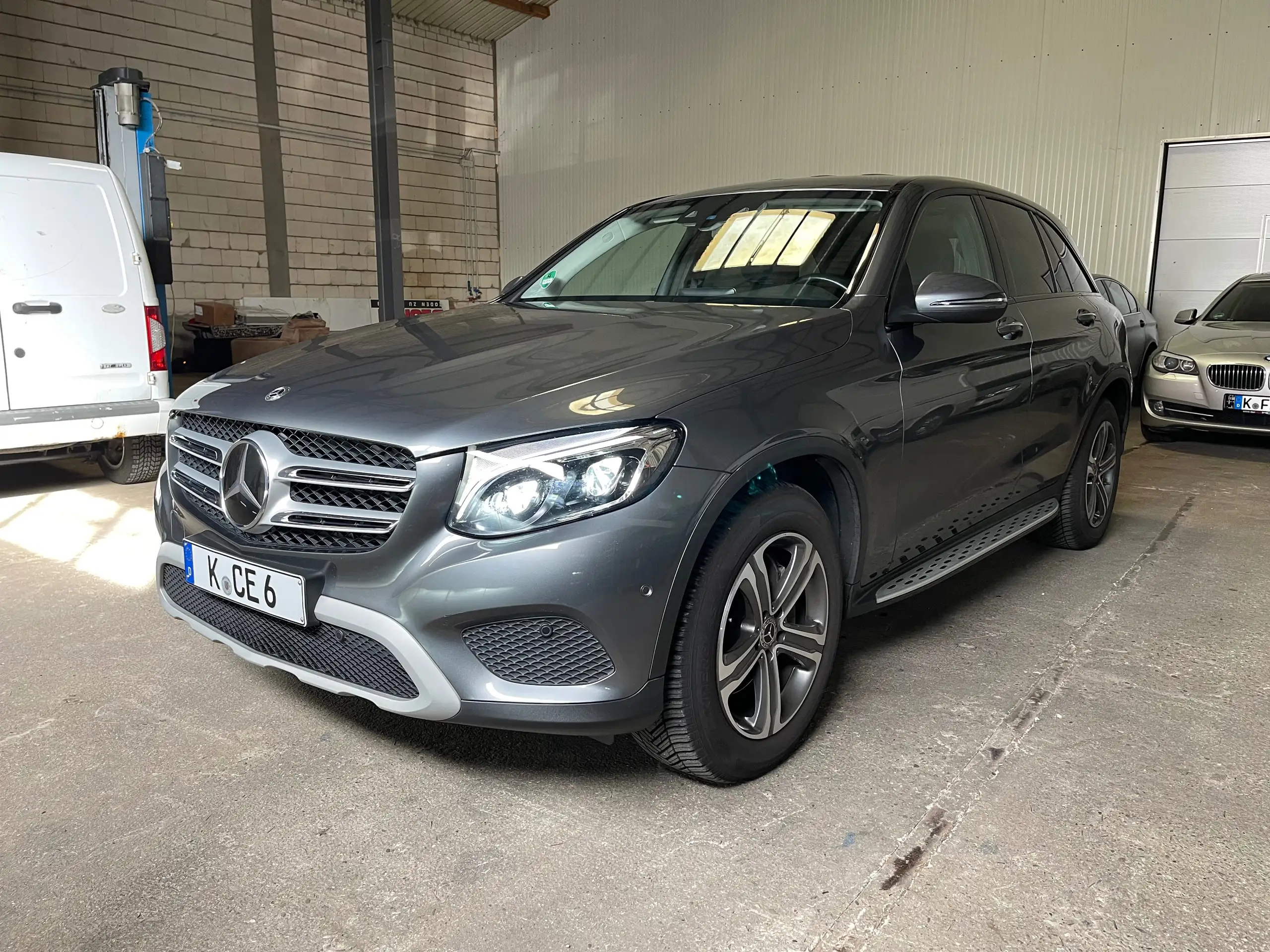 Mercedes-Benz - GLC 250