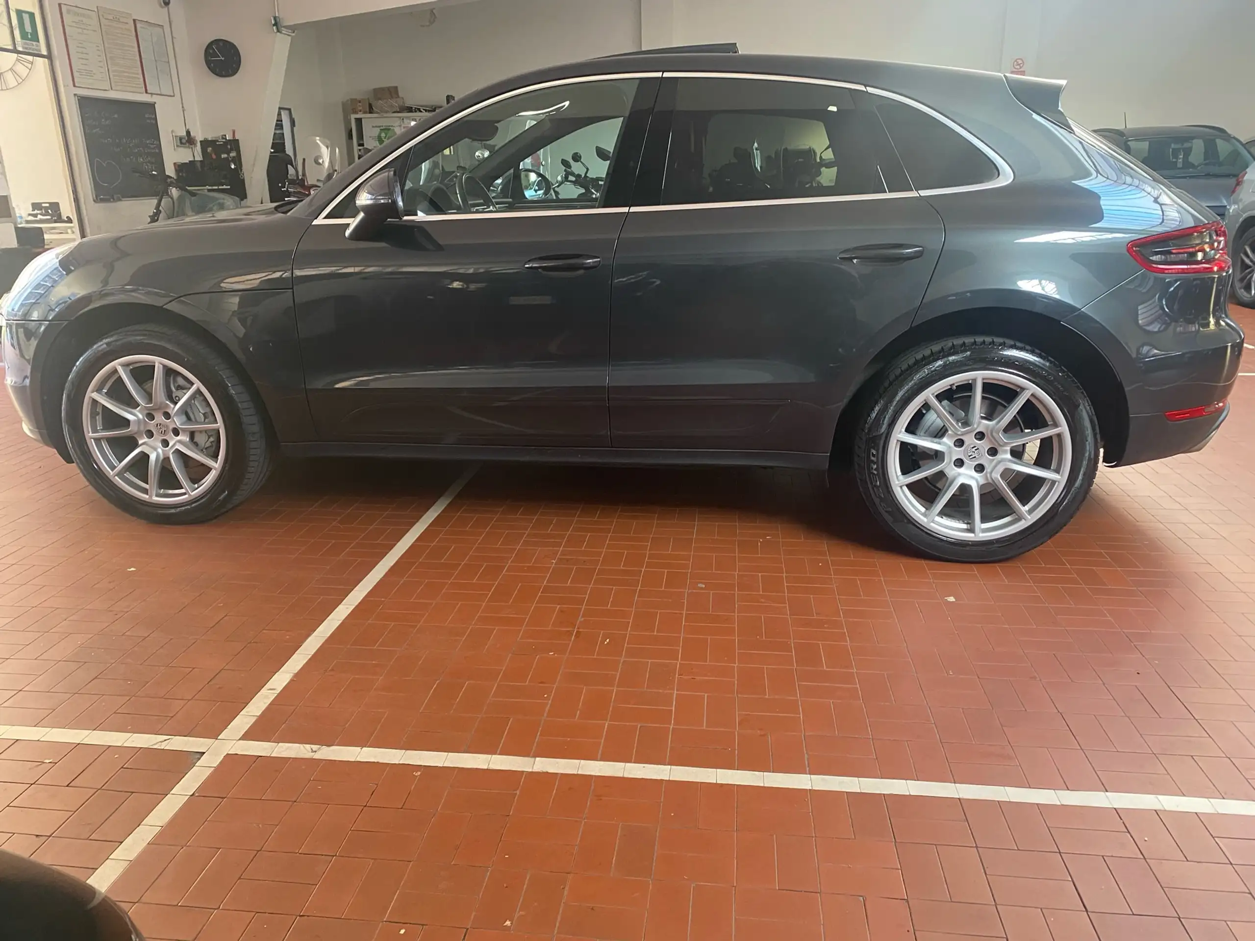 Porsche - Macan