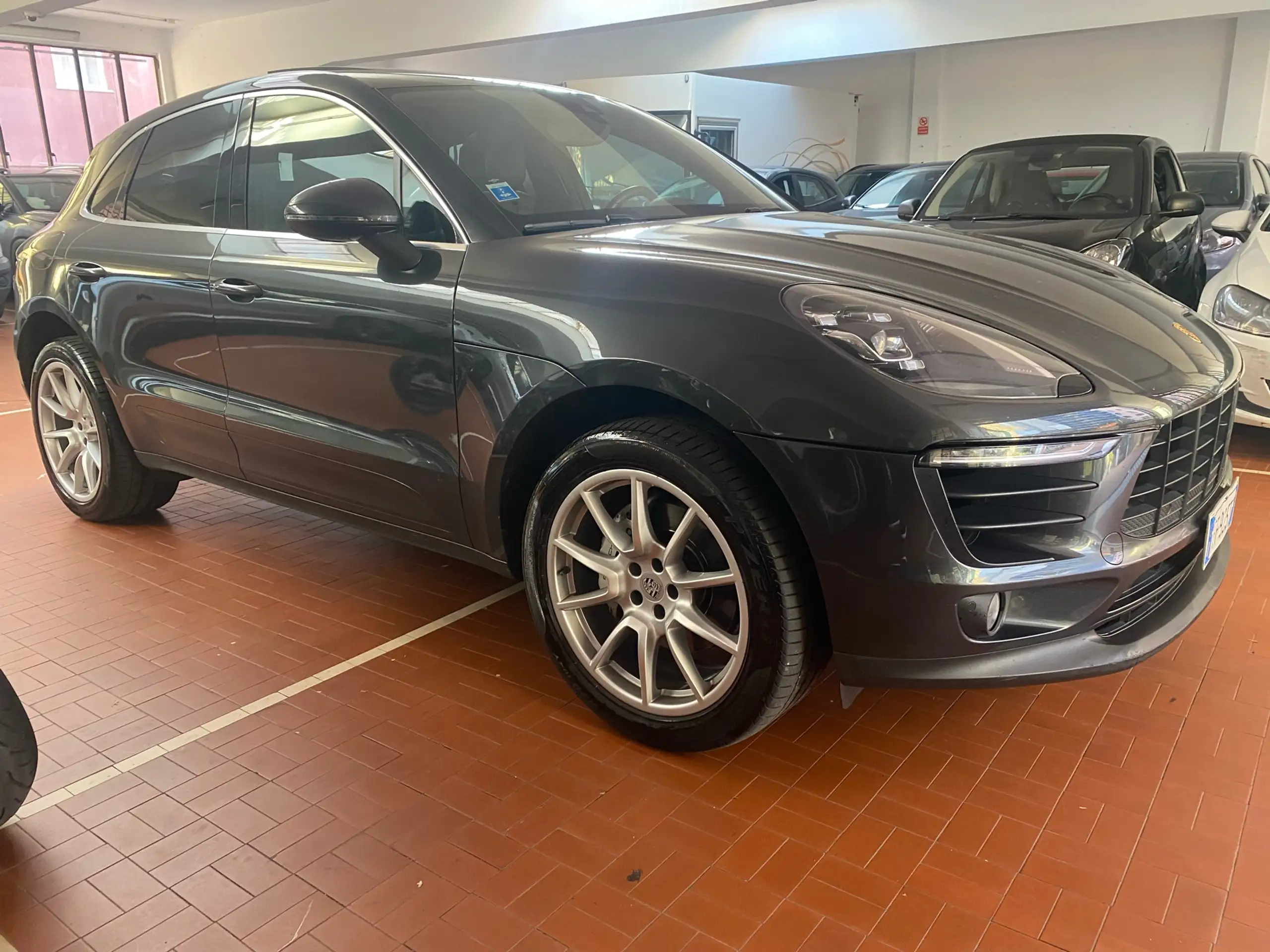 Porsche - Macan