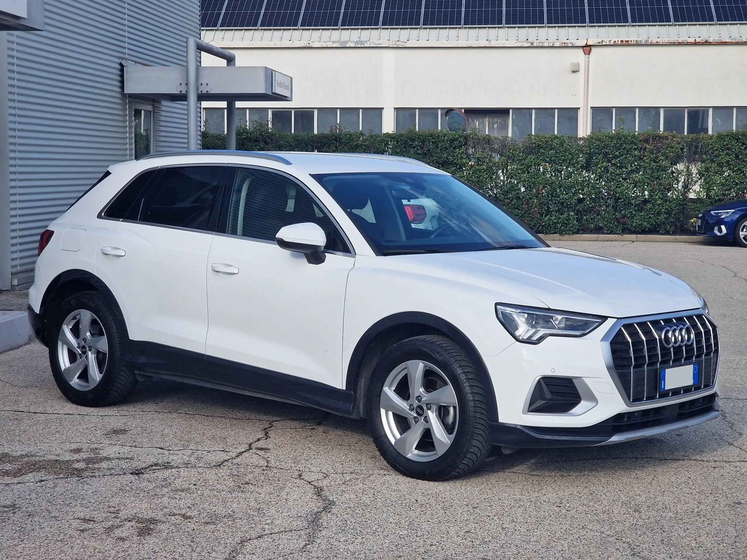 Audi - Q3