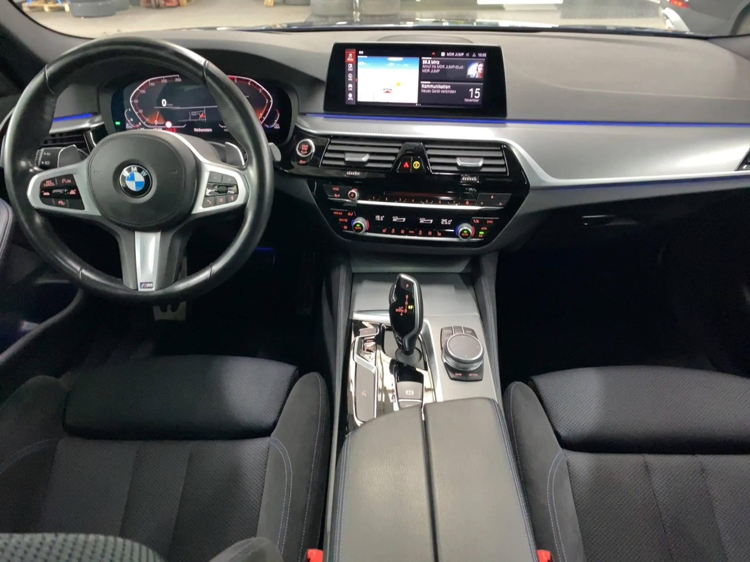 BMW - 530