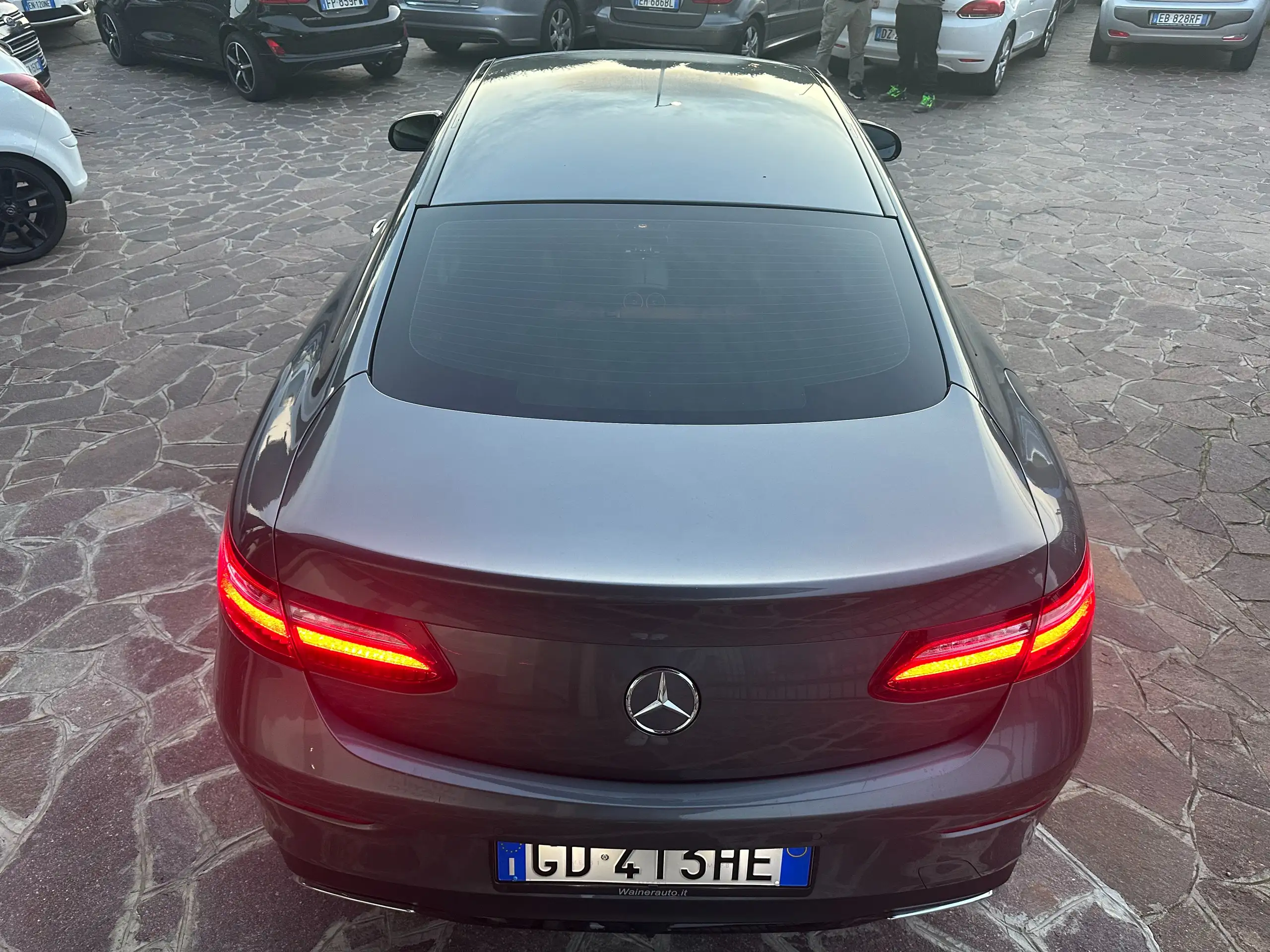 Mercedes-Benz - E 220