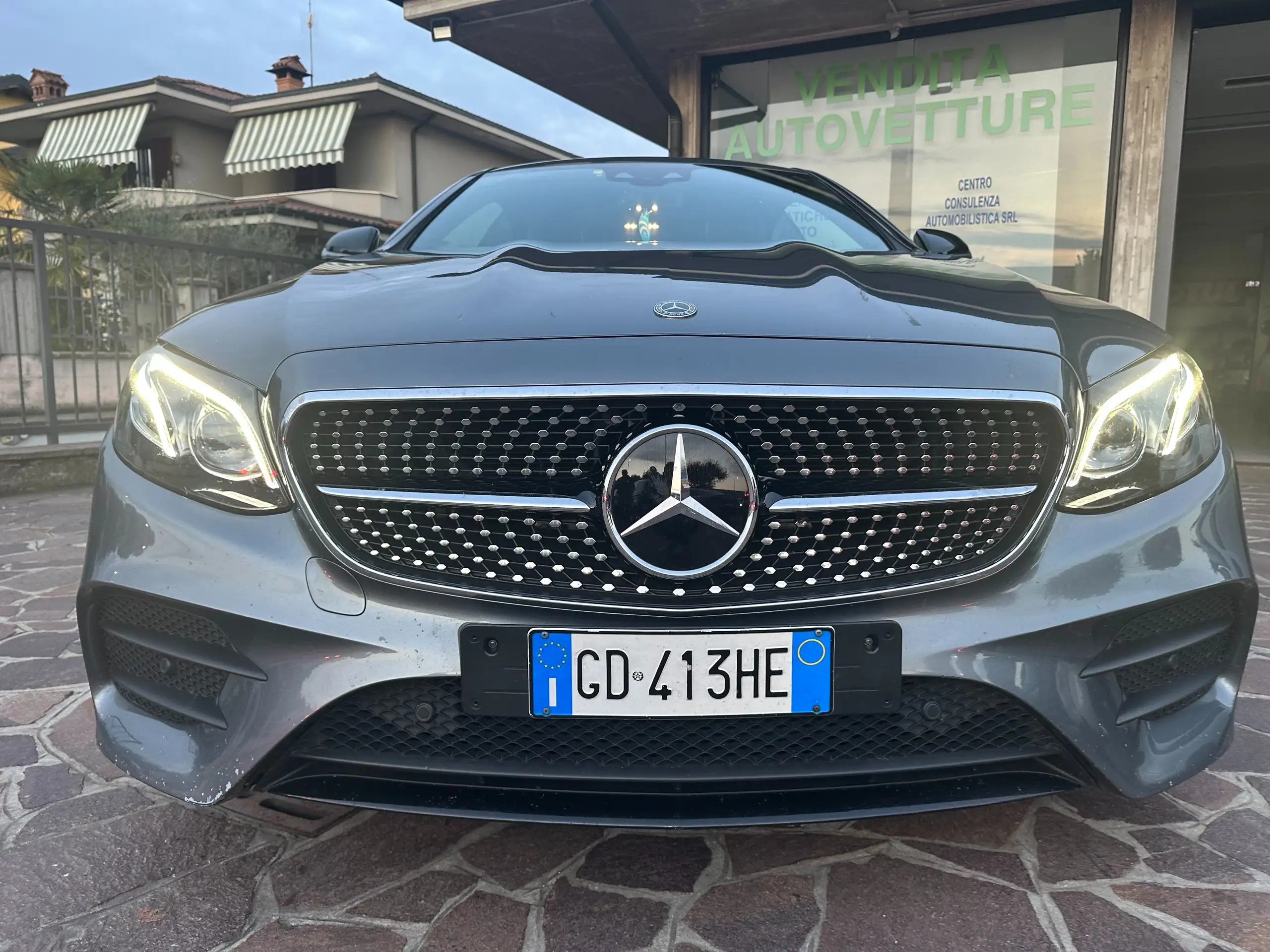 Mercedes-Benz - E 220