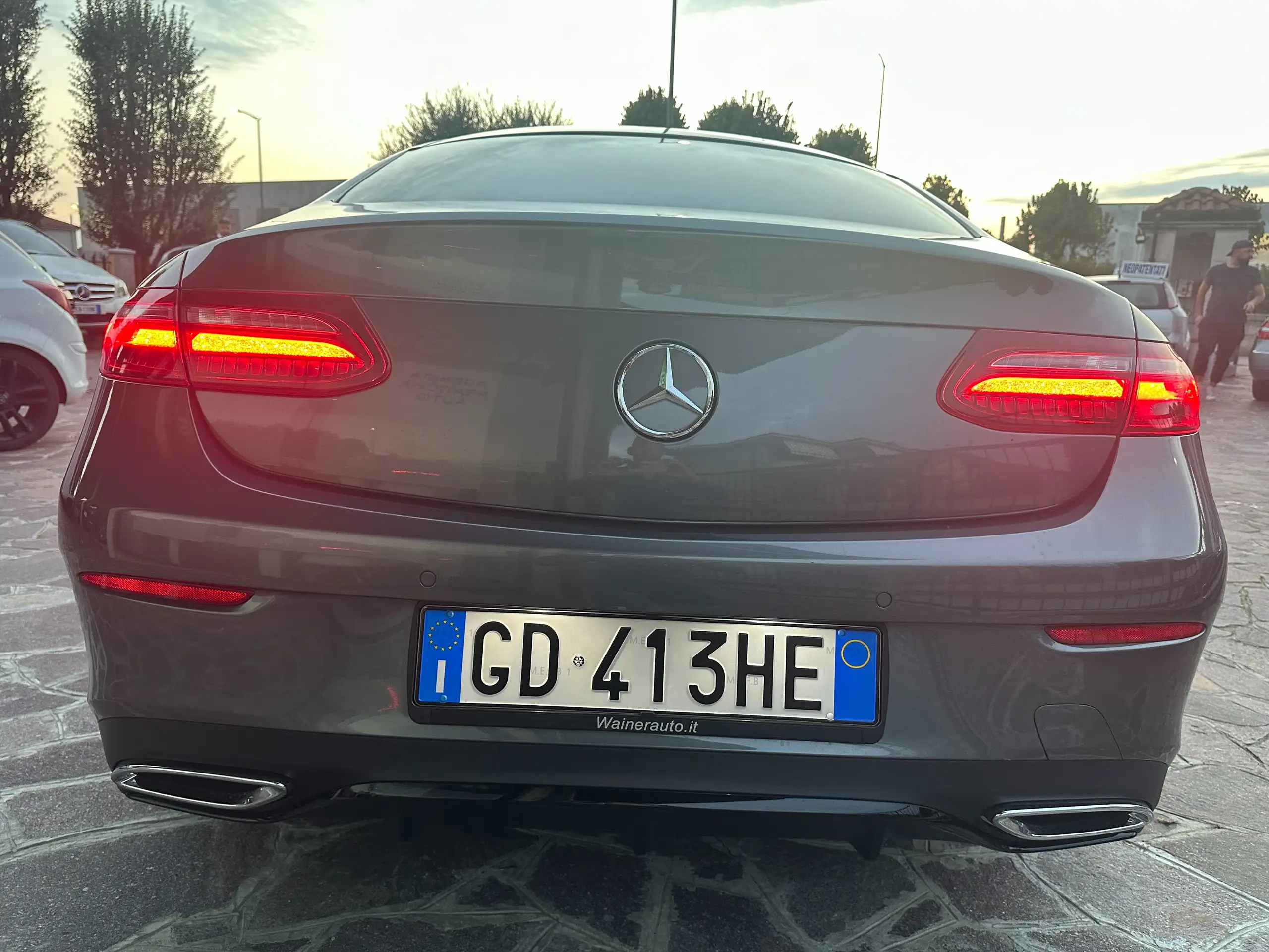 Mercedes-Benz - E 220