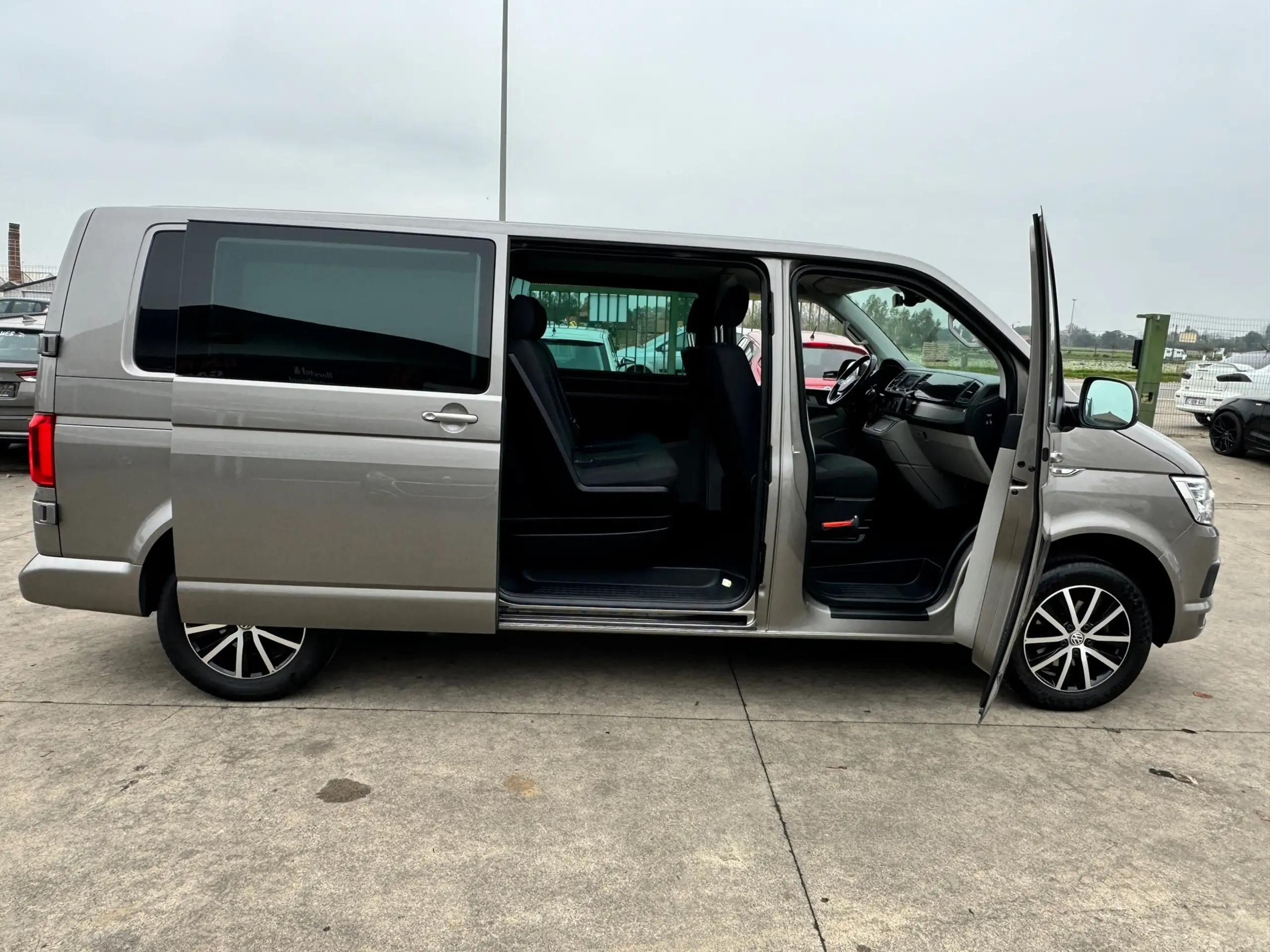 Volkswagen - T6 Transporter