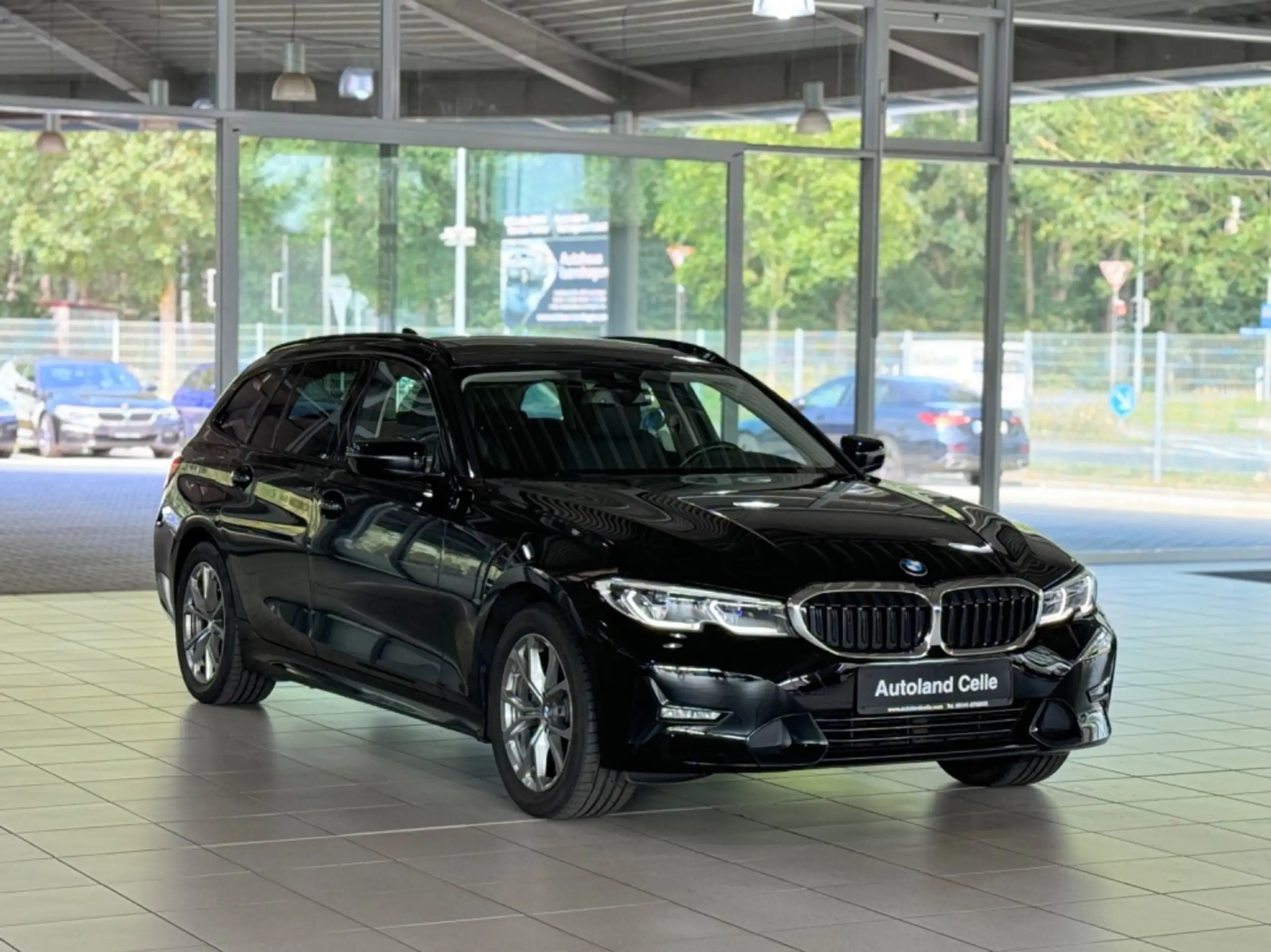 BMW - 320