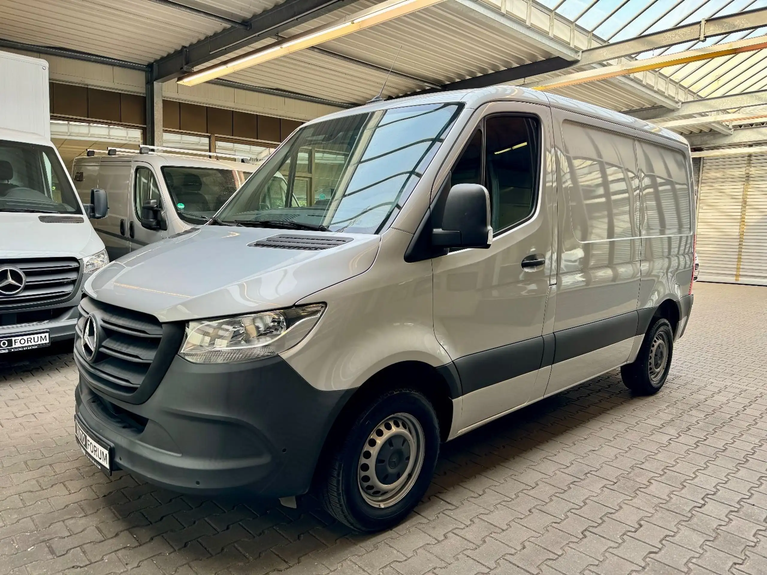 Mercedes-Benz - Sprinter