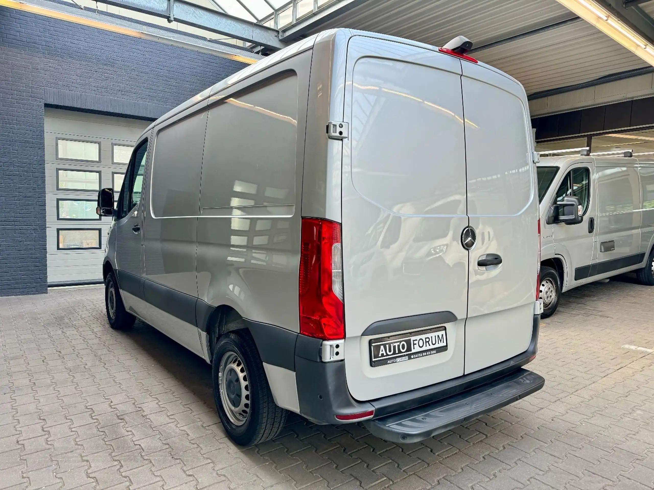 Mercedes-Benz - Sprinter