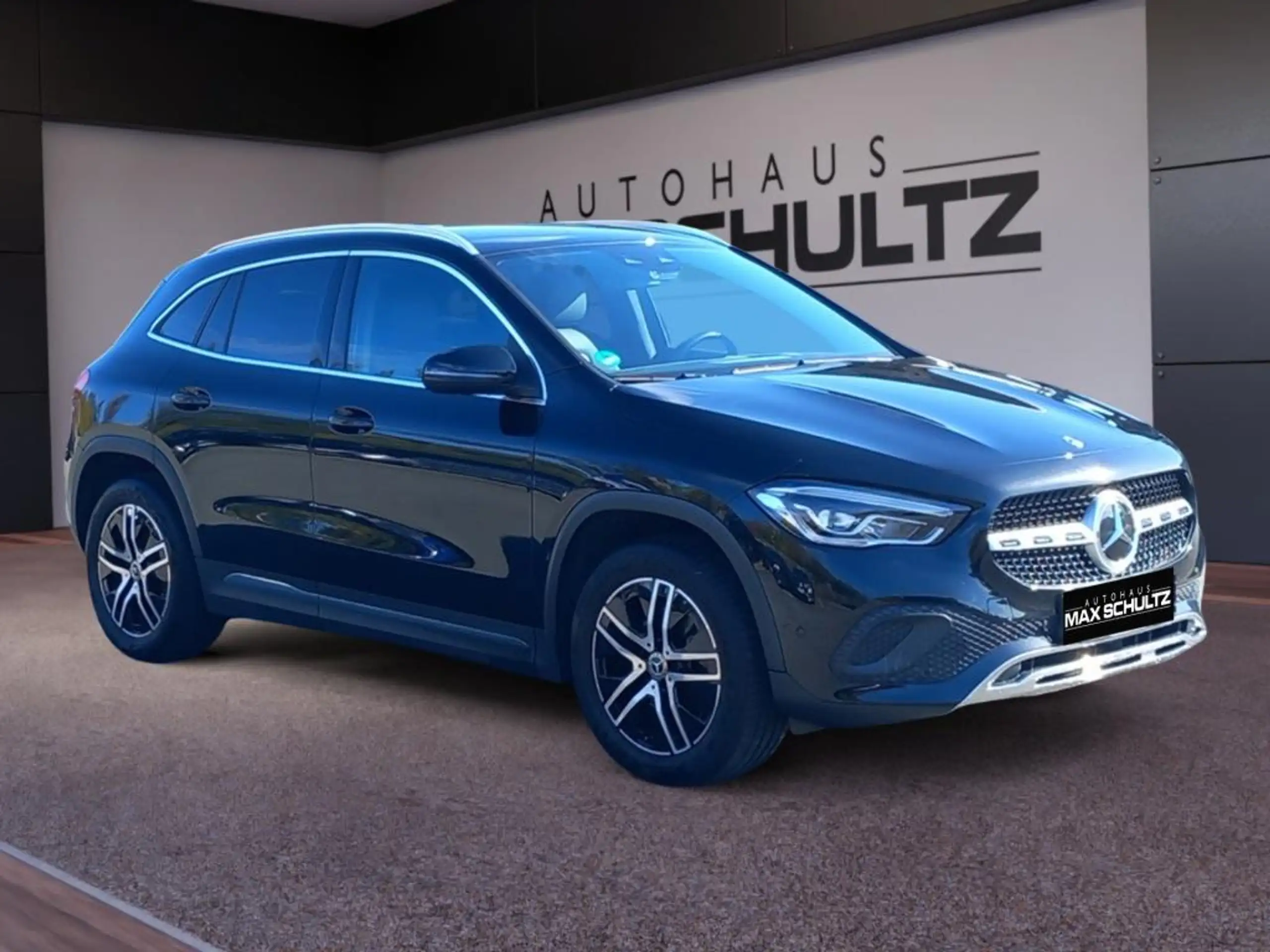 Mercedes-Benz - GLA 200