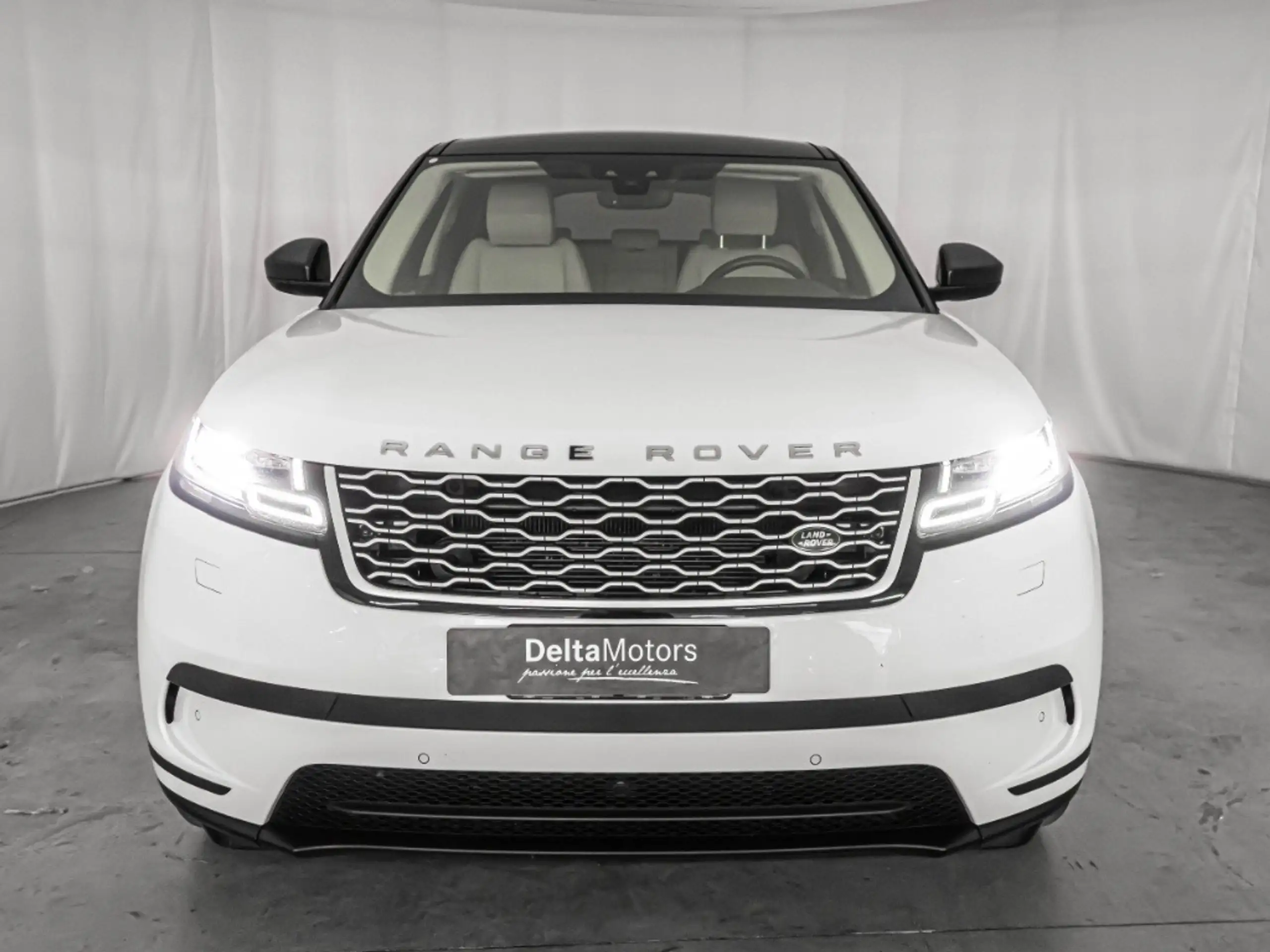 Land Rover - Range Rover Velar