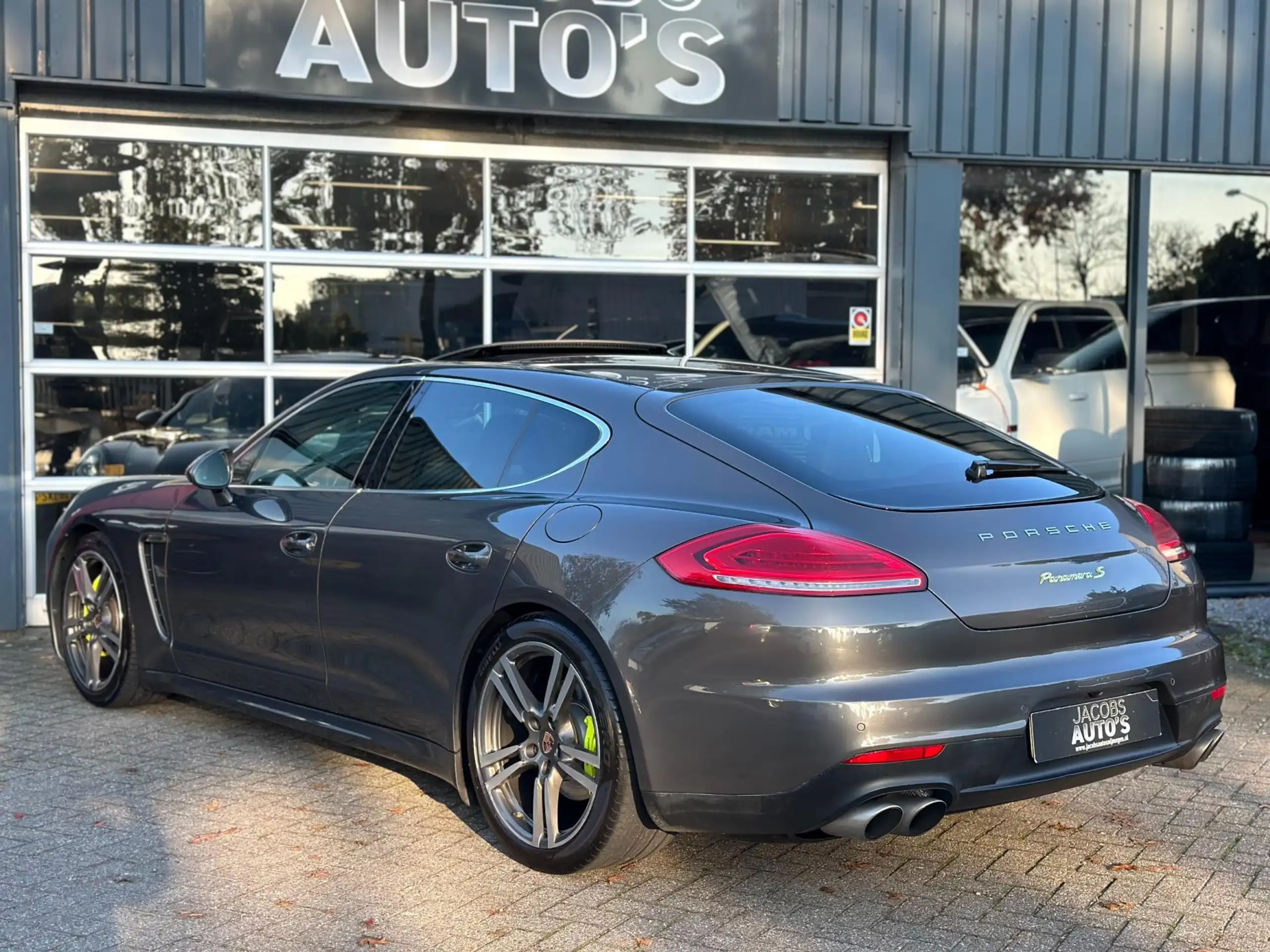 Porsche - Panamera