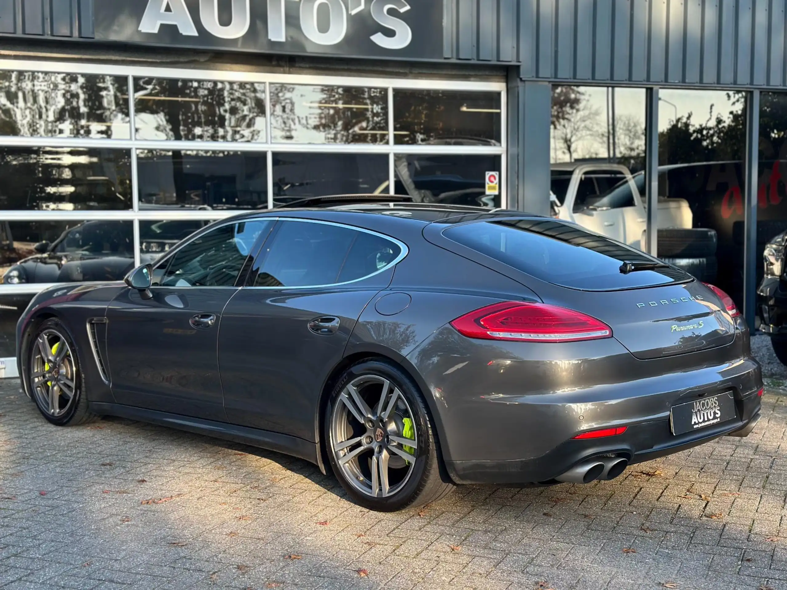 Porsche - Panamera