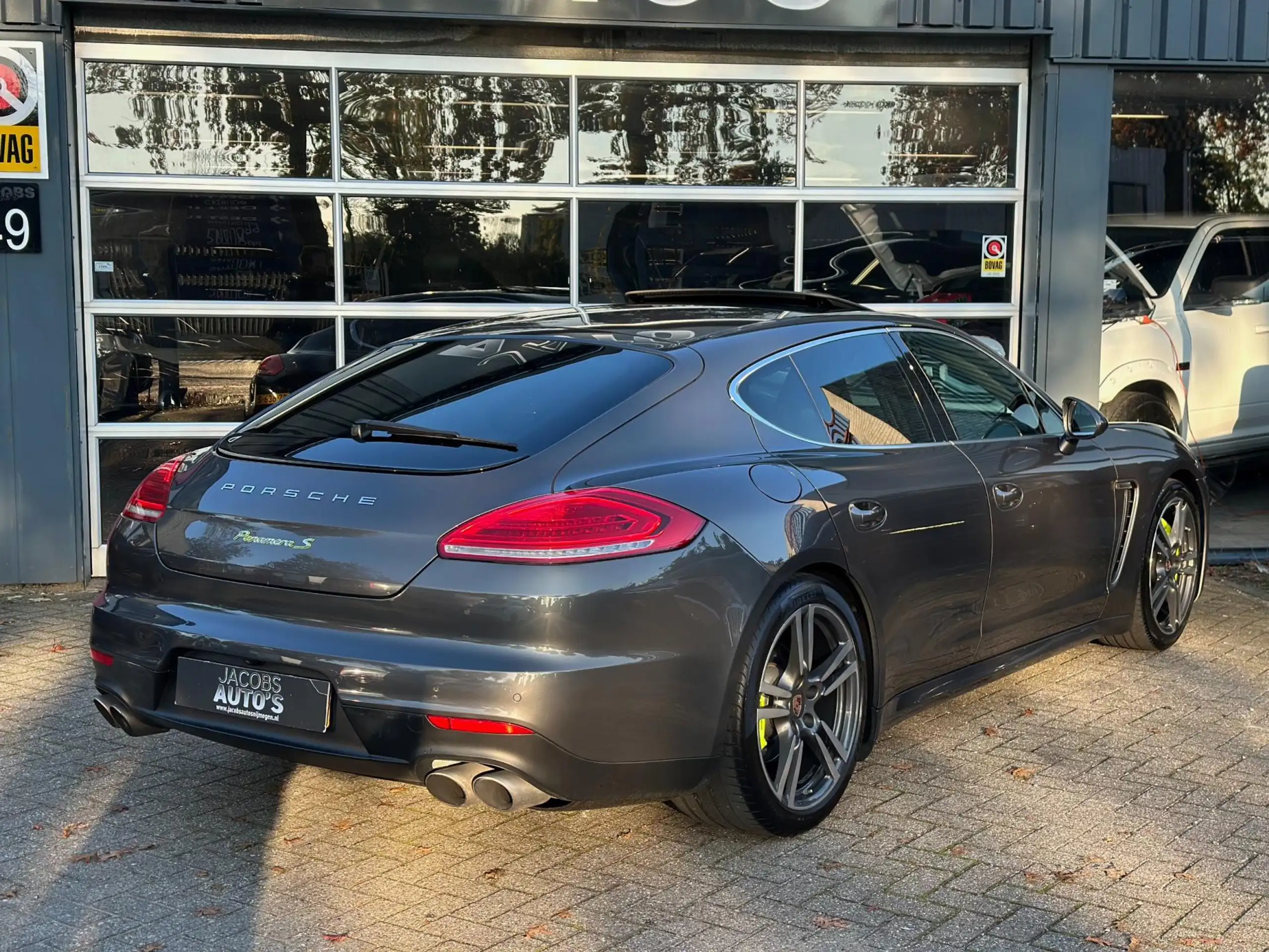 Porsche - Panamera