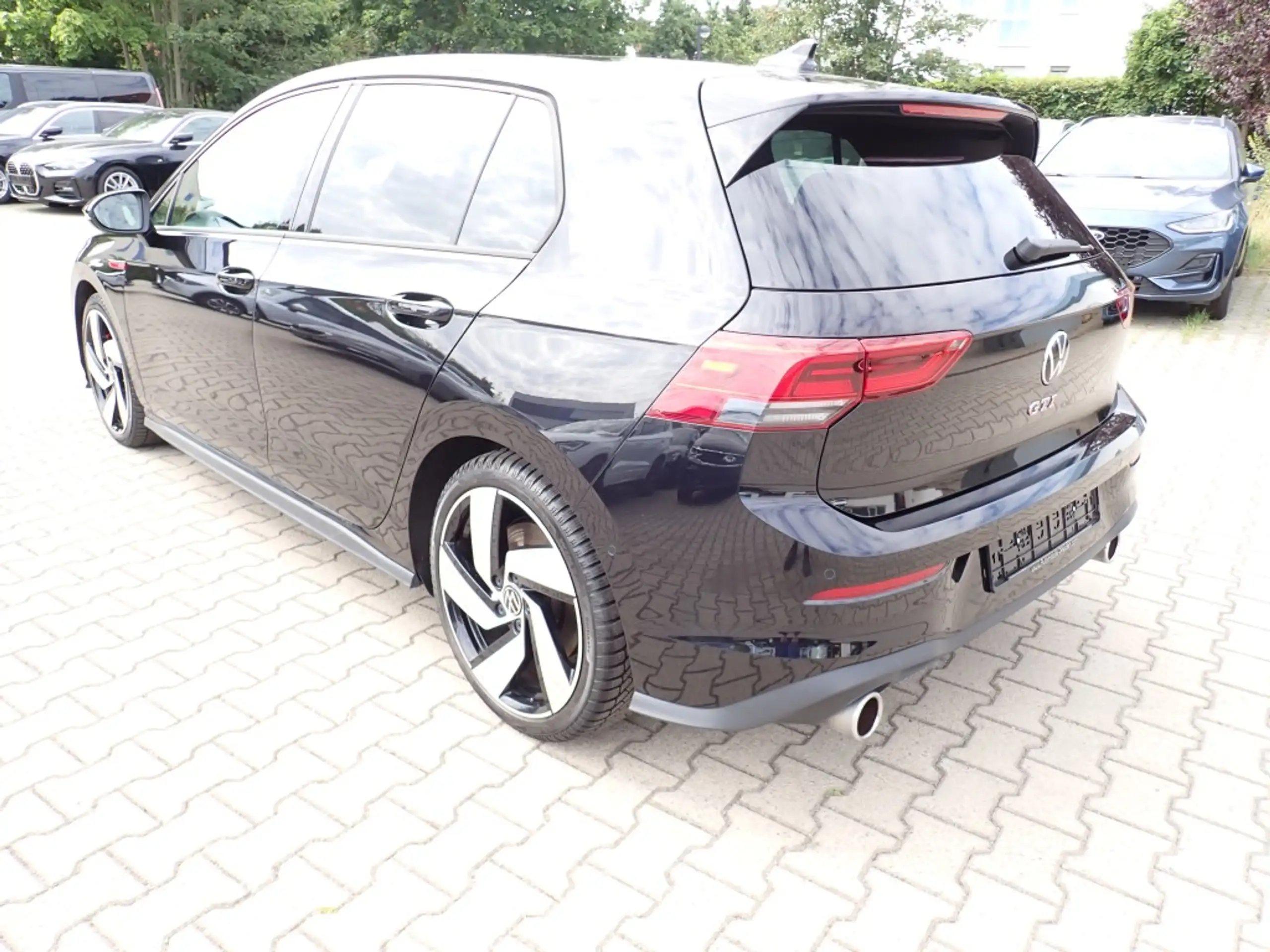 Volkswagen - Golf