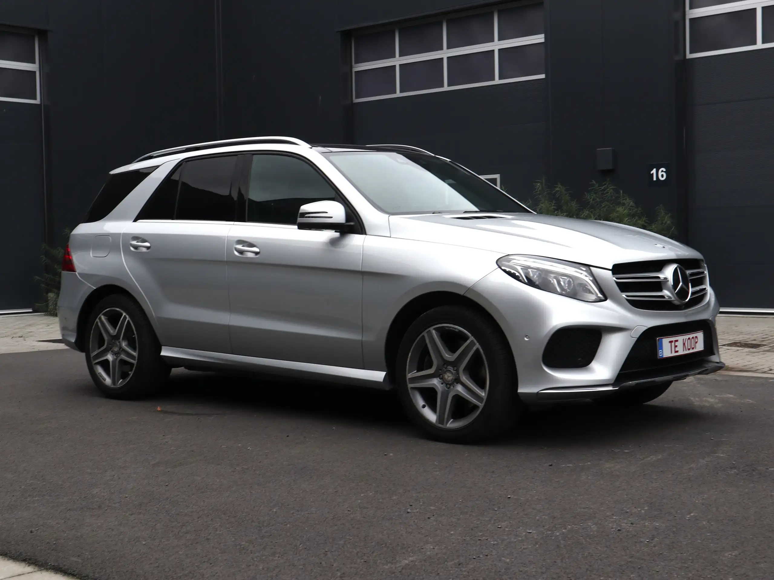 Mercedes-Benz - GLE 500