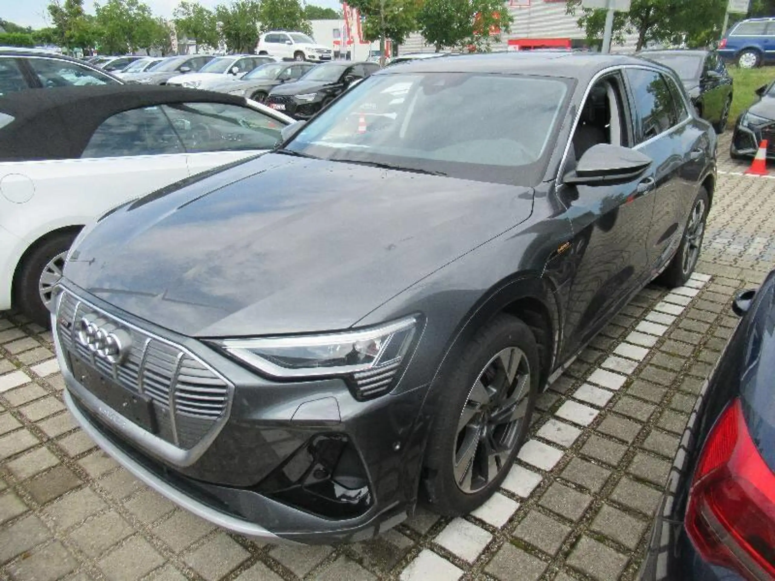 Audi - e-tron