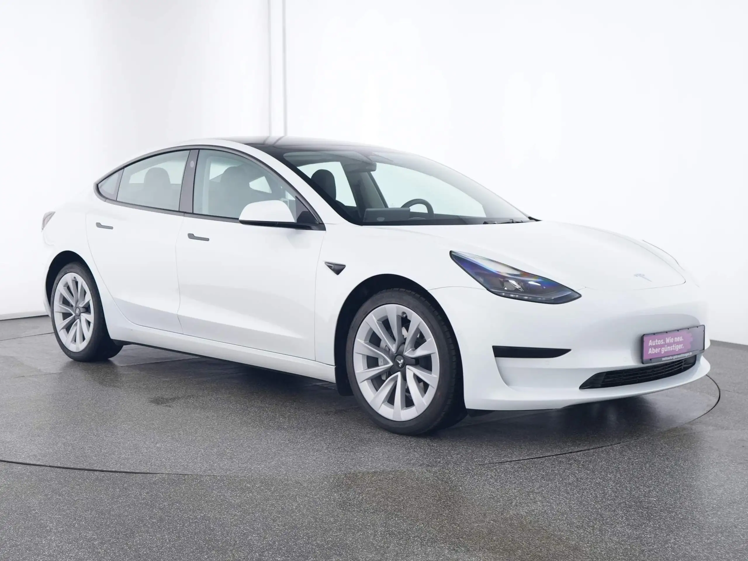 Tesla - Model 3