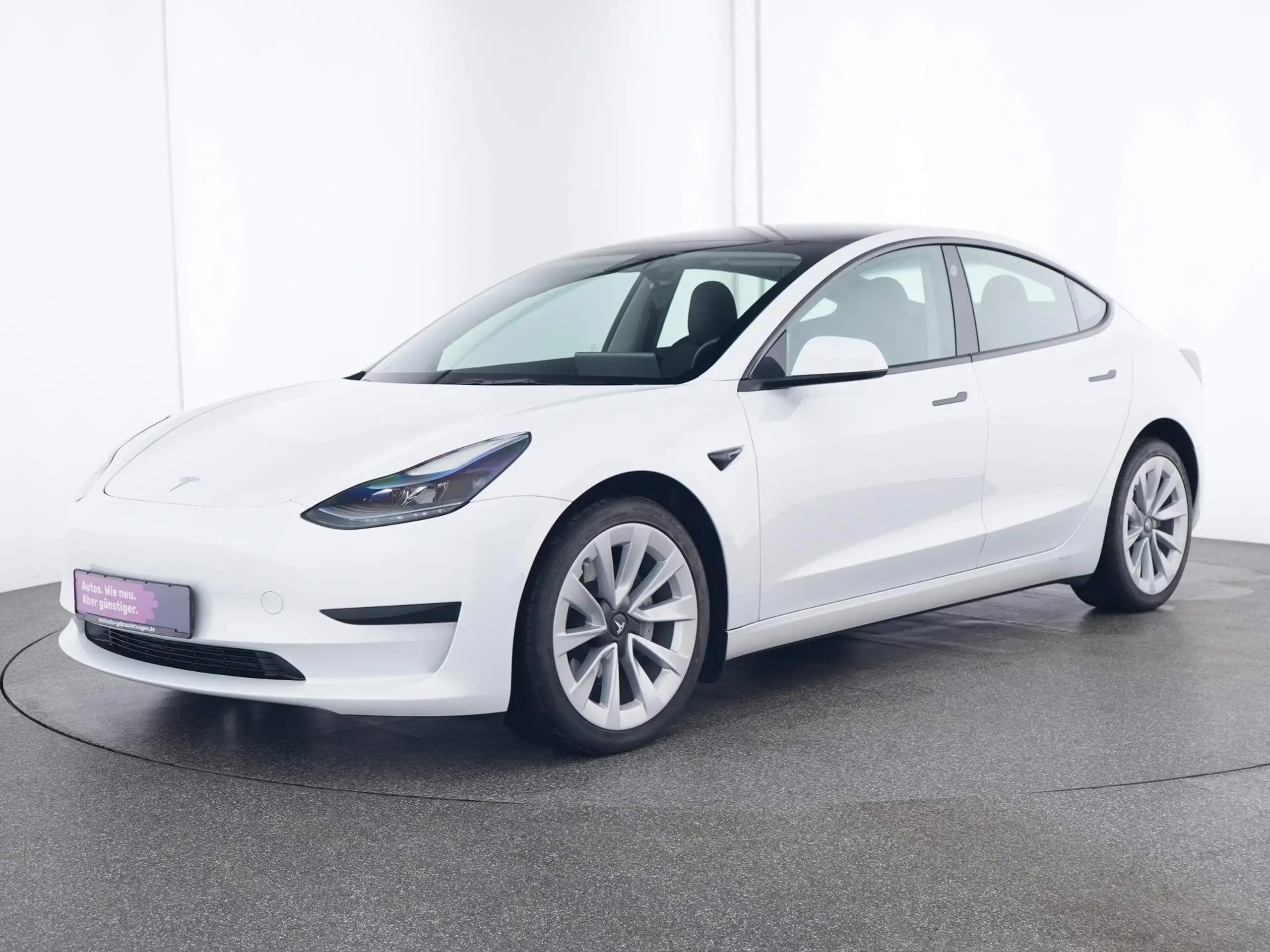 Tesla - Model 3