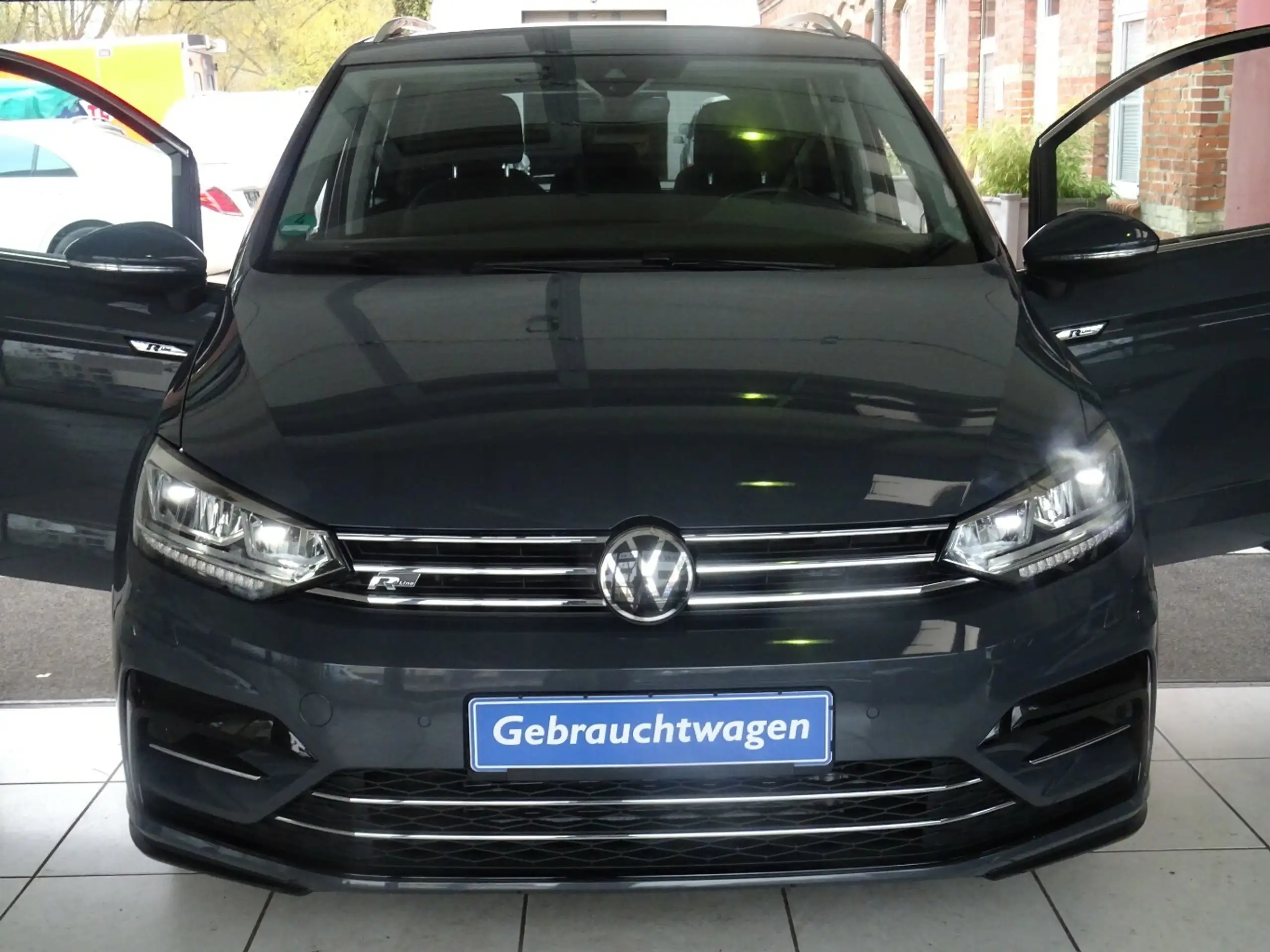 Volkswagen - Touran