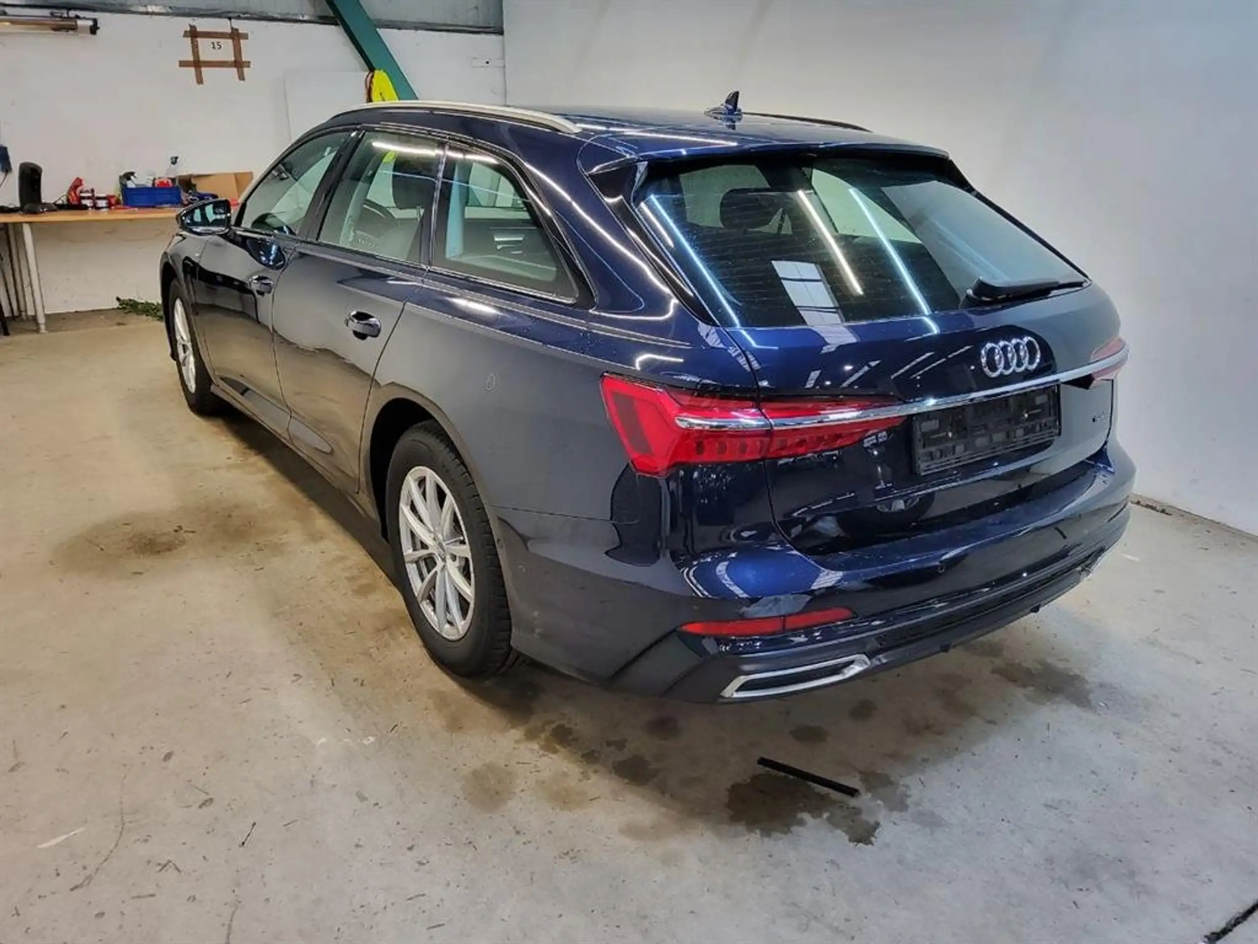 Audi - A6