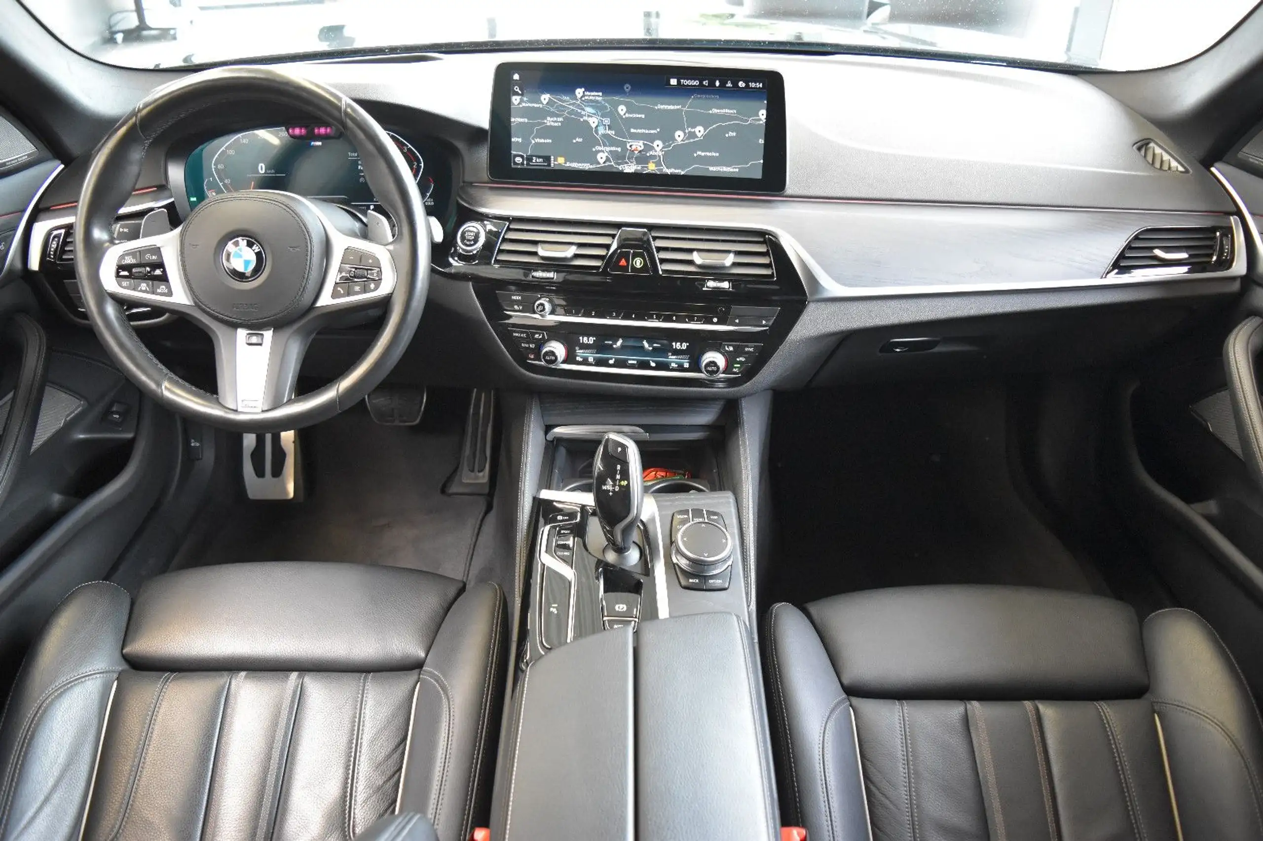 BMW - 530