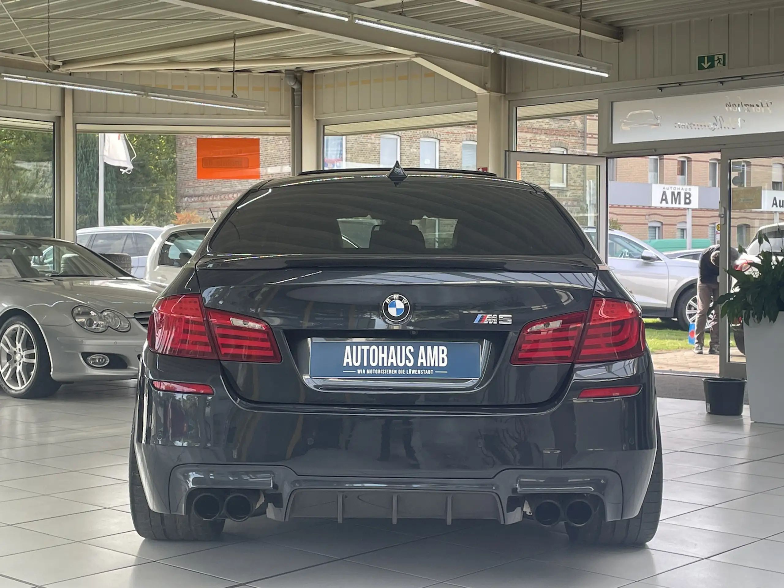 BMW - M5