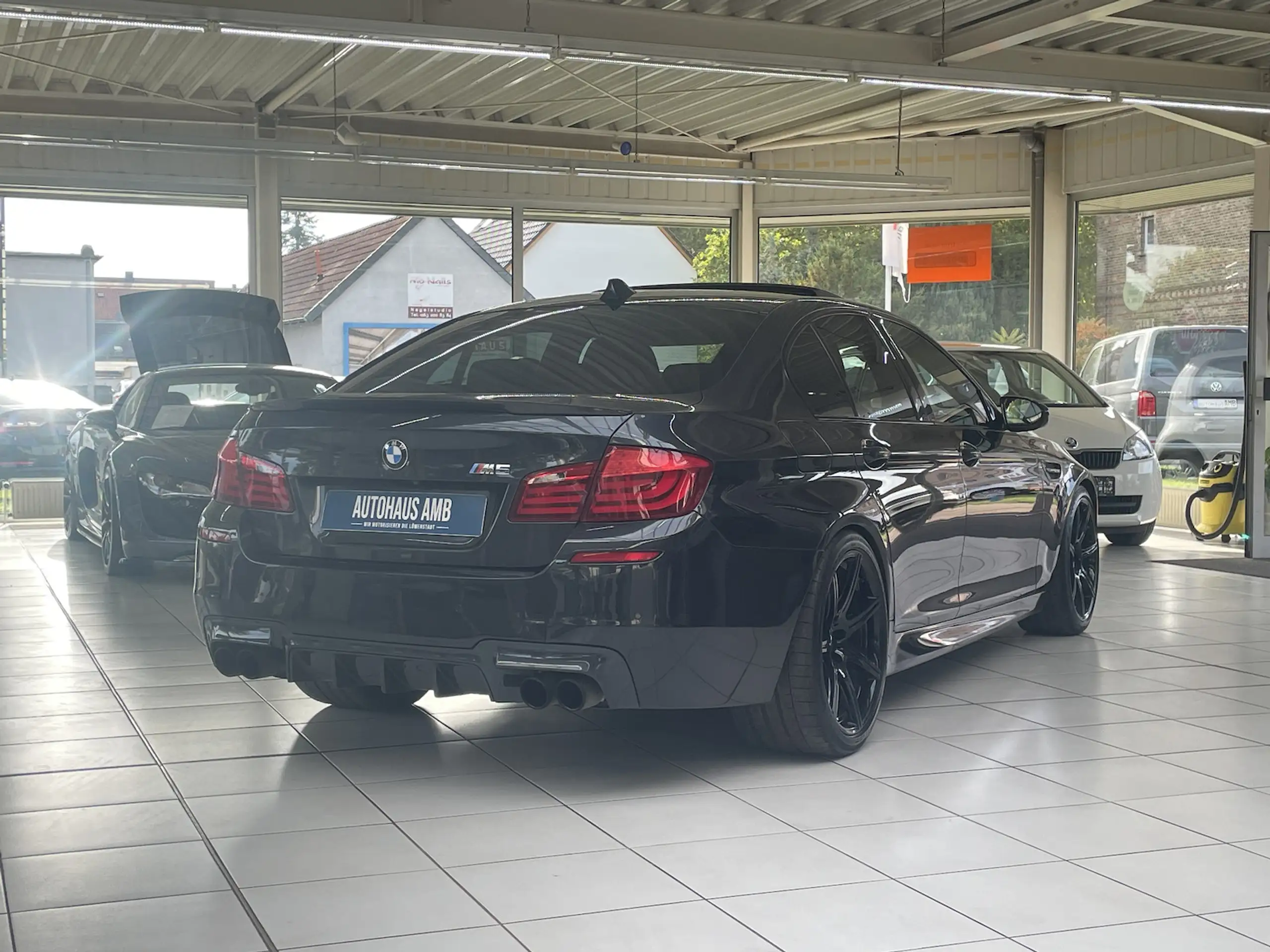 BMW - M5