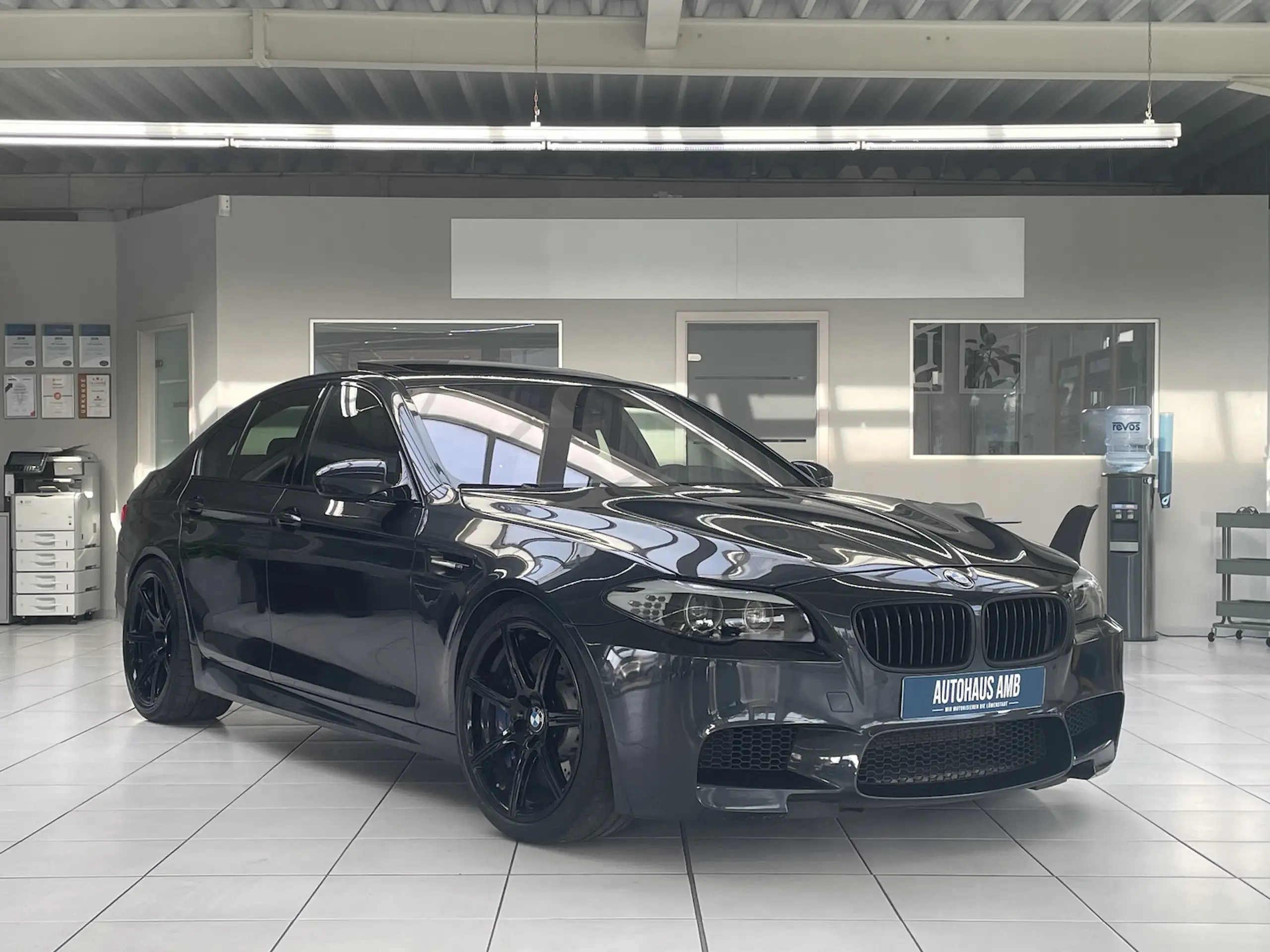 BMW - M5