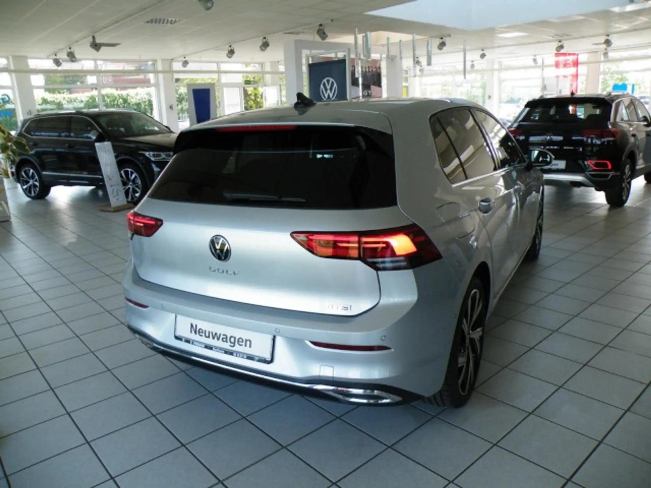 Volkswagen - Golf