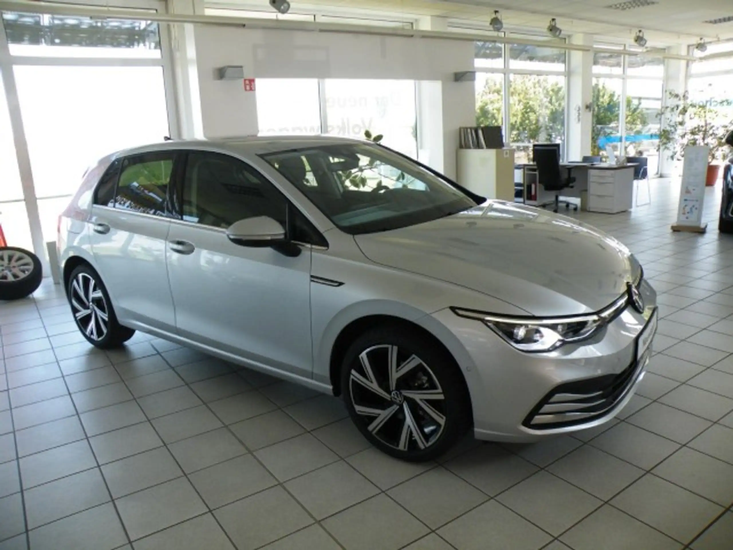 Volkswagen - Golf